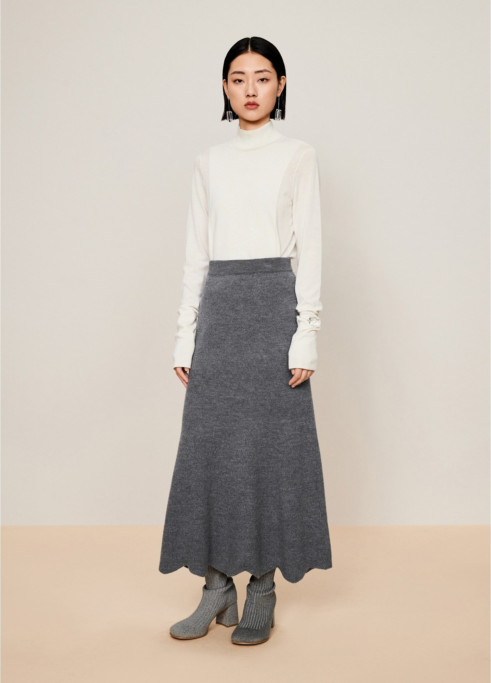 Damen Slim Pullover mit langen Ärmeln Off-White LESS