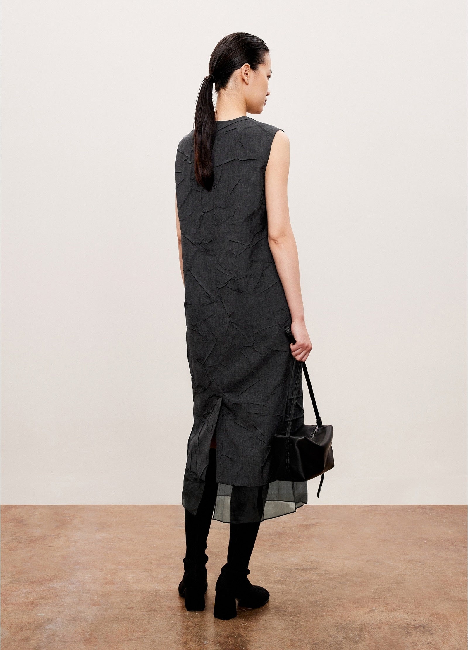 Damen Slim Kleid mit Knitteroptik Schwarz LESS