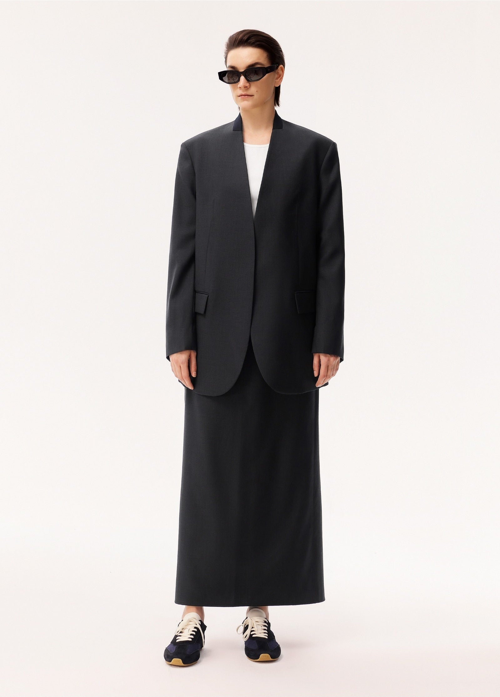 Damen Blazerjacke mit Pattentasche und Blouson Kragen LESS