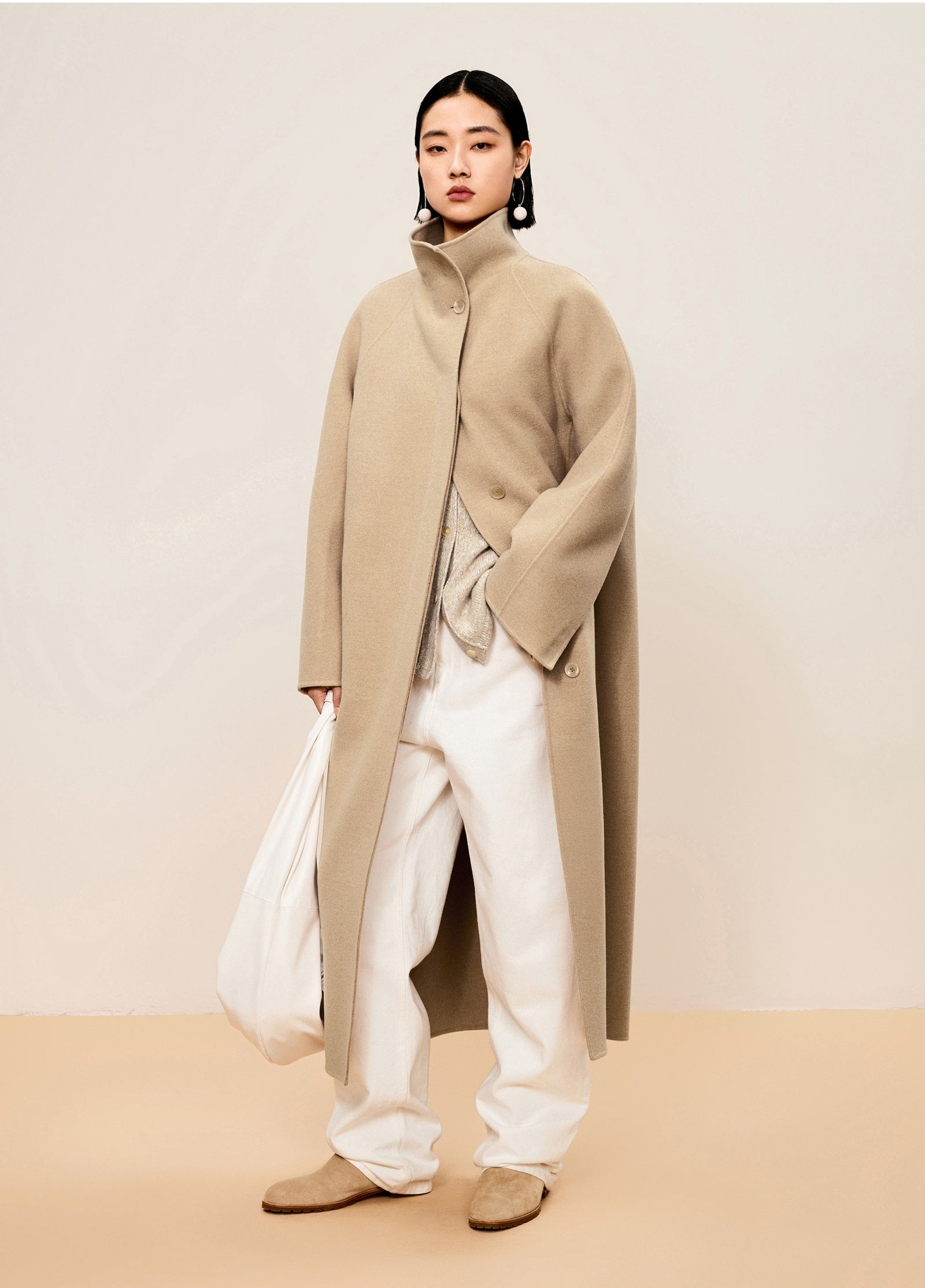 Damen Regular Wollmantel mit gerader Linie in Beige LESS