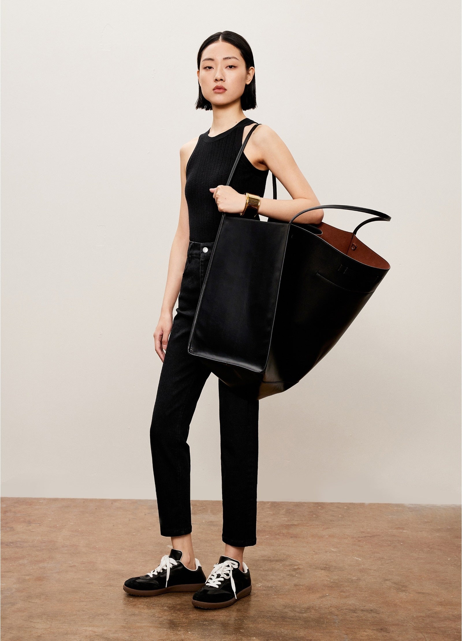 Damen Slim Stricktop mit edlem Kashmere Schwarz LESS