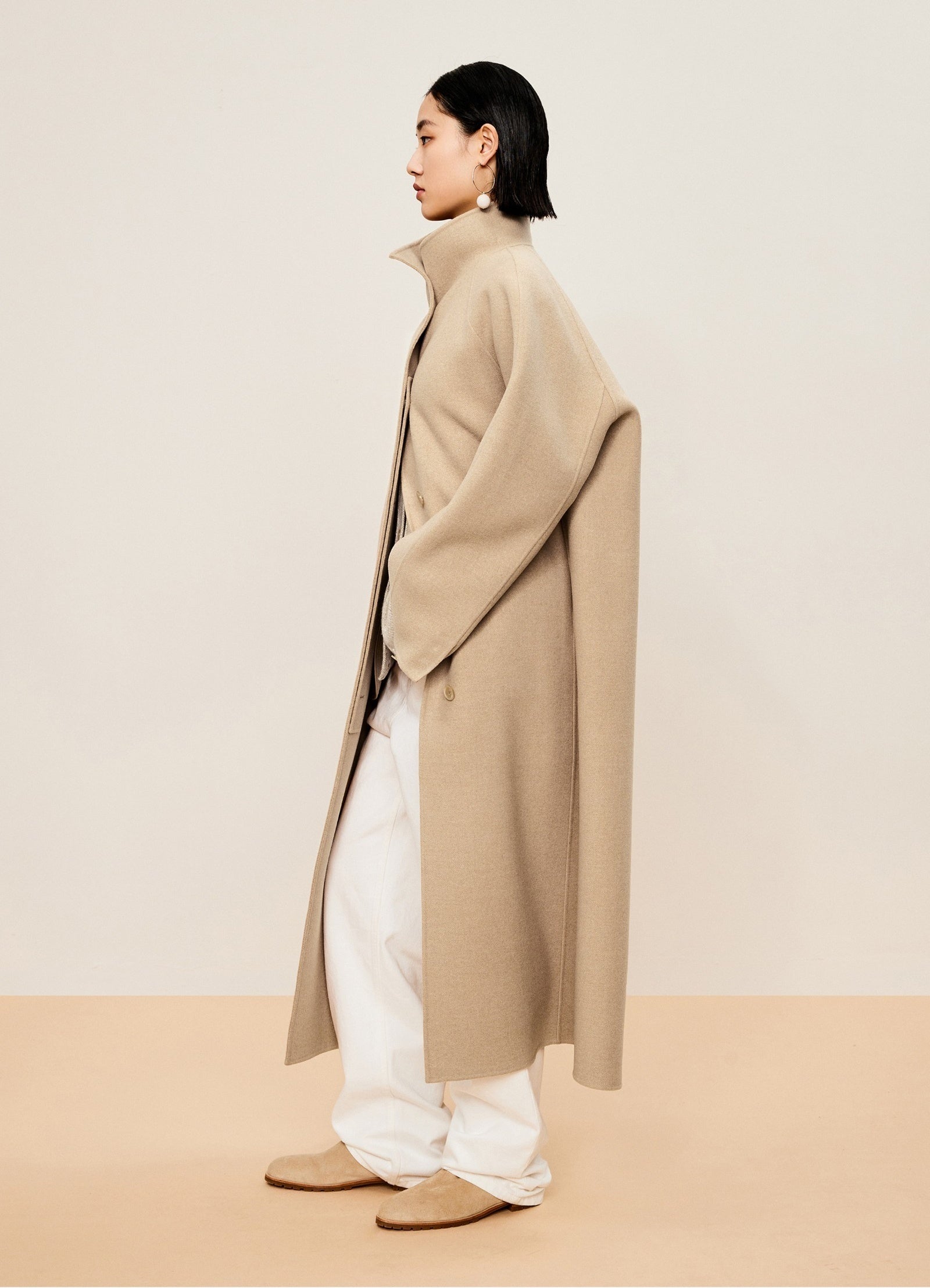 Damen Regular Wollmantel mit gerader Linie in Beige LESS