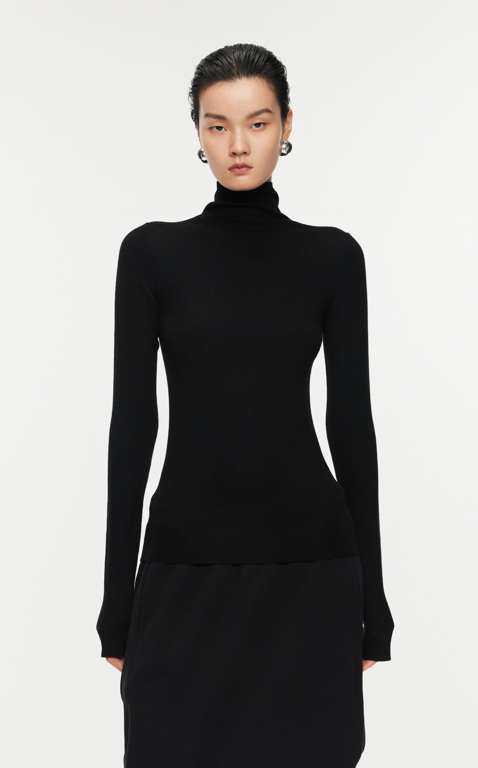 Damen Slim Strickpullover mit hohem Stehkragen Schwarz JNBY