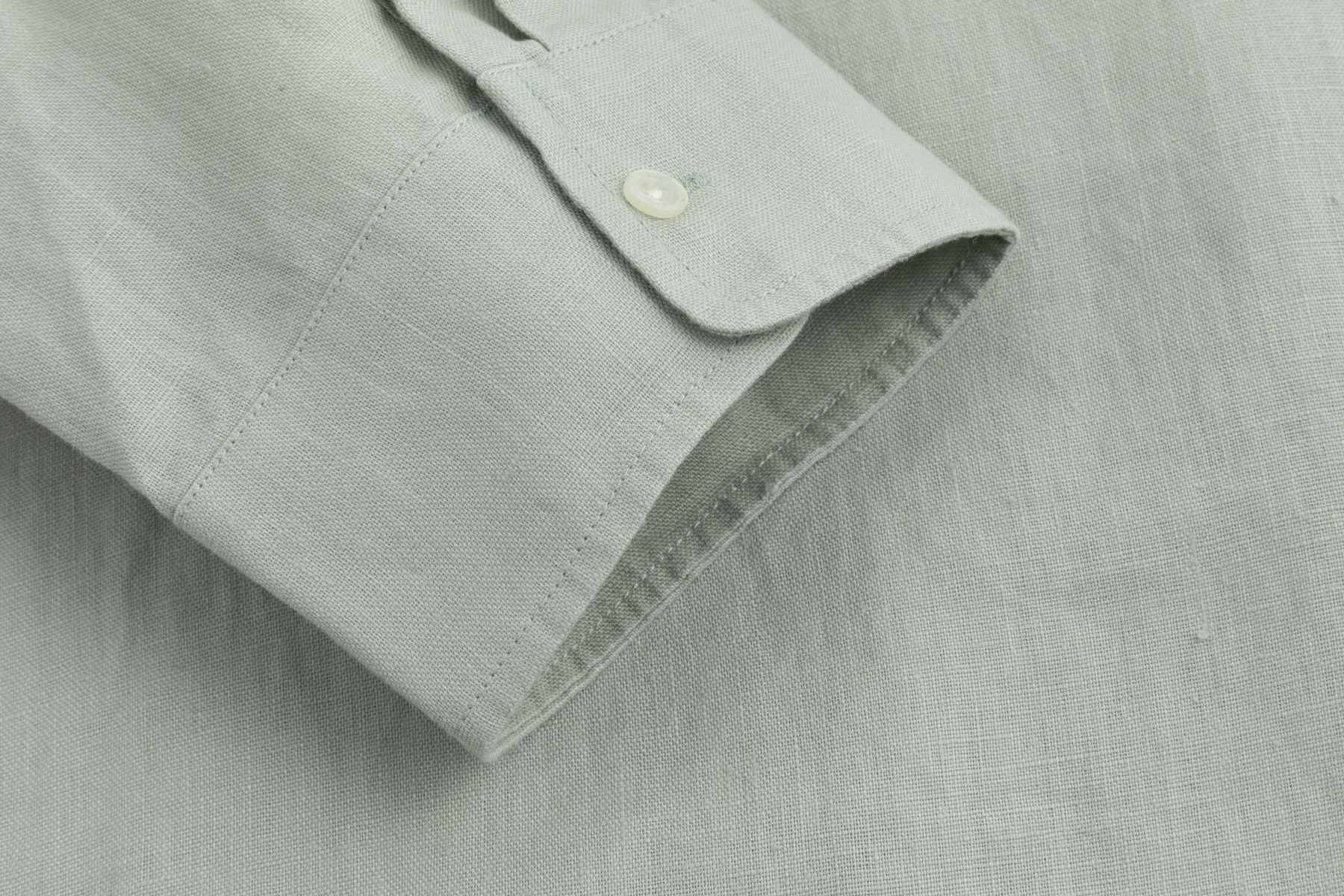 Nadine H leichtes Leinenkleid mit V-Ausschnitt in SAGE Nadine H