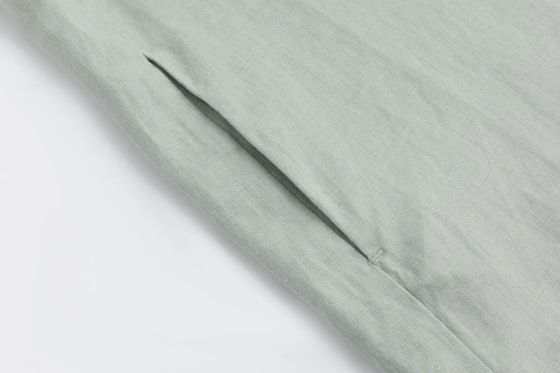 Nadine H leichtes Leinenkleid mit V-Ausschnitt in SAGE Nadine H