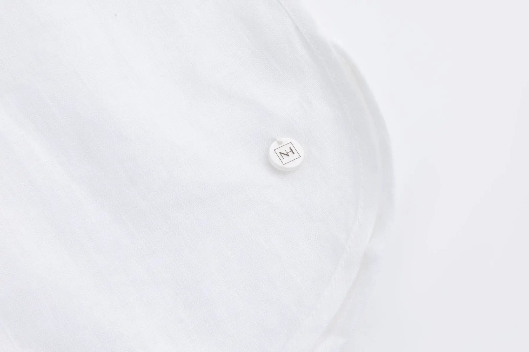 Nadine H ärmellose Leinenbluse mit V-Ausschnitt in WHITE Nadine H