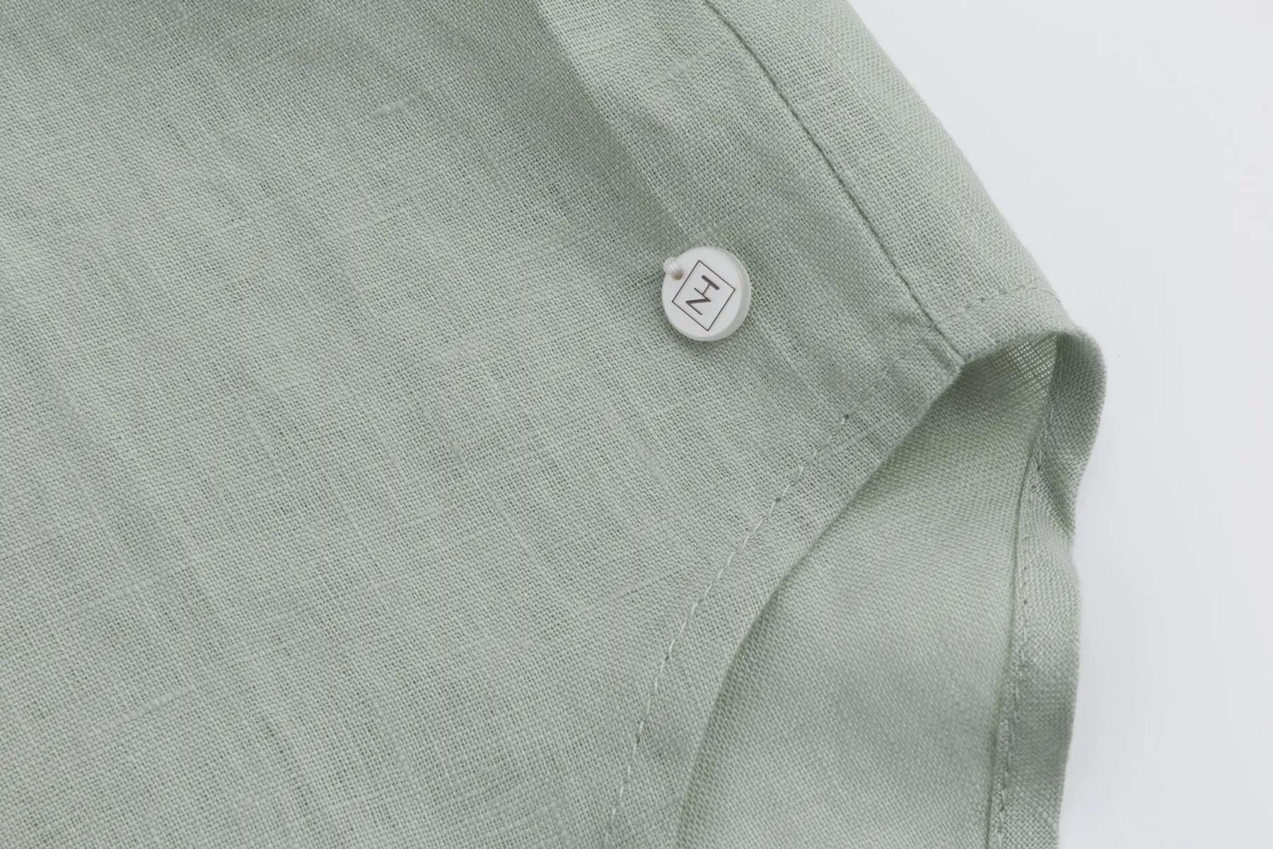 Nadine H Leinenbluse mit V-Ausschnitt und modischem Bindedetail in SAGE Nadine H