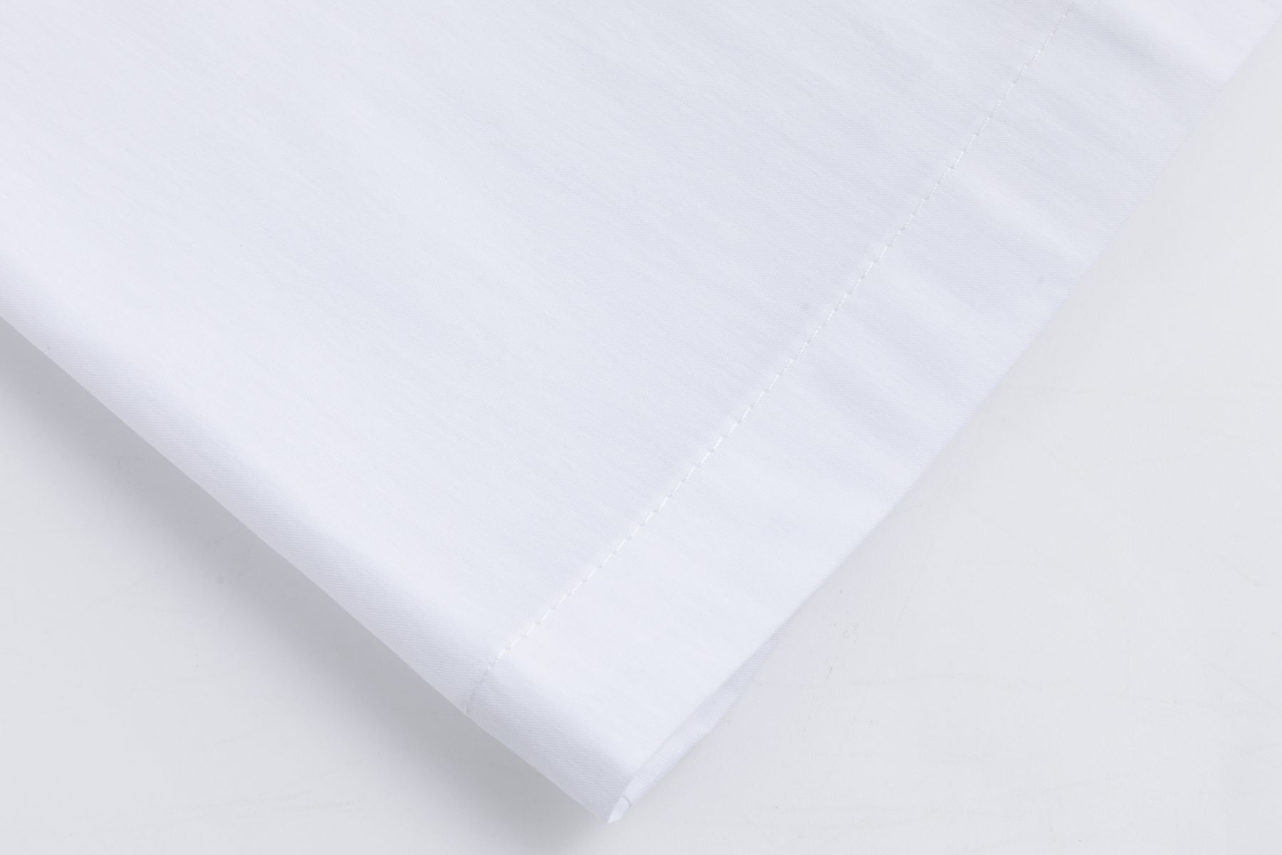 Nadine H Bluse mit Puffärmeln und stoffüberzogenen Knöpfen in WHITE Nadine H