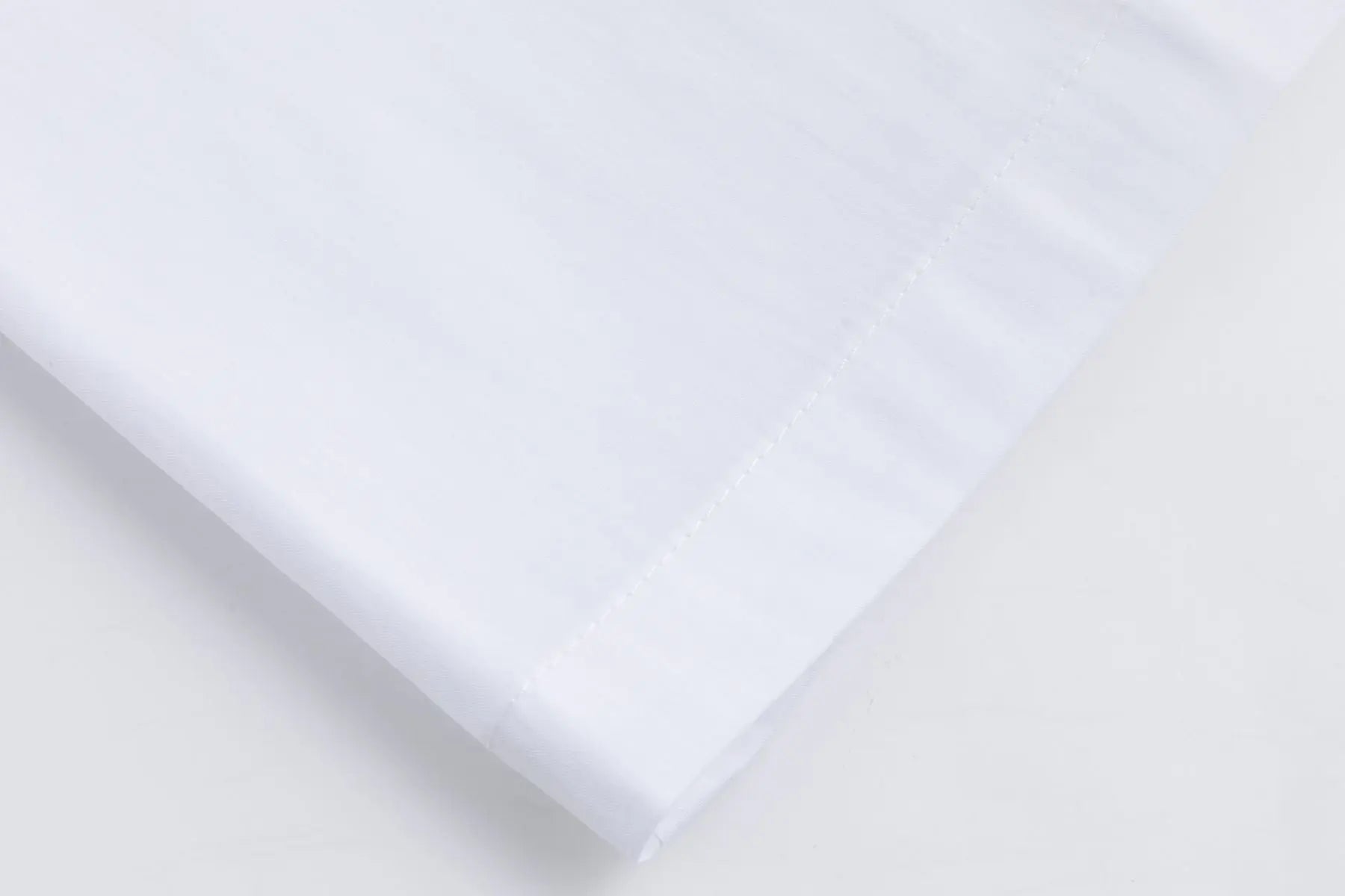 Nadine H Bluse mit Puffärmeln und stoffüberzogenen Knöpfen in WHITE Nadine H