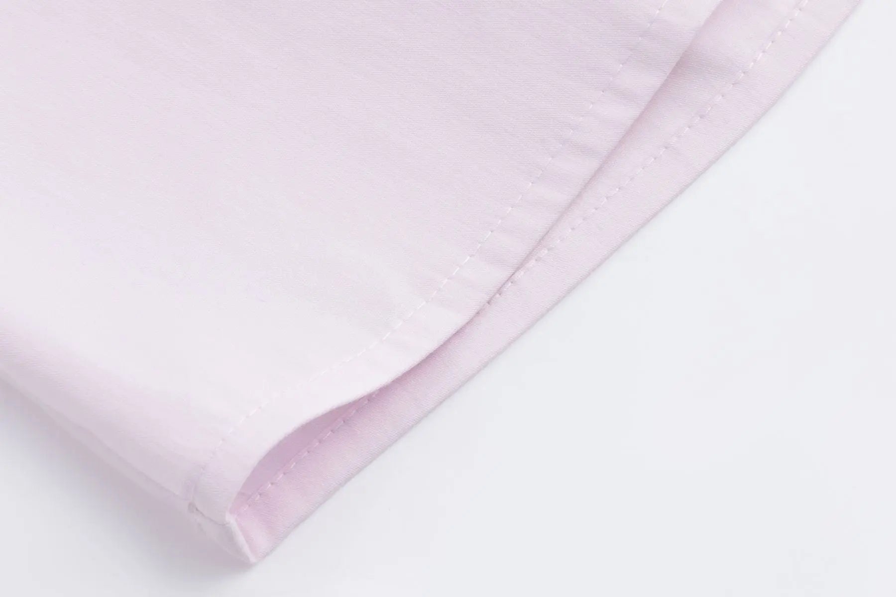 Nadine H Baumwoll-Bluse mit V-Ausschnitt und leichten Puffärmeln in BLUSH Nadine H