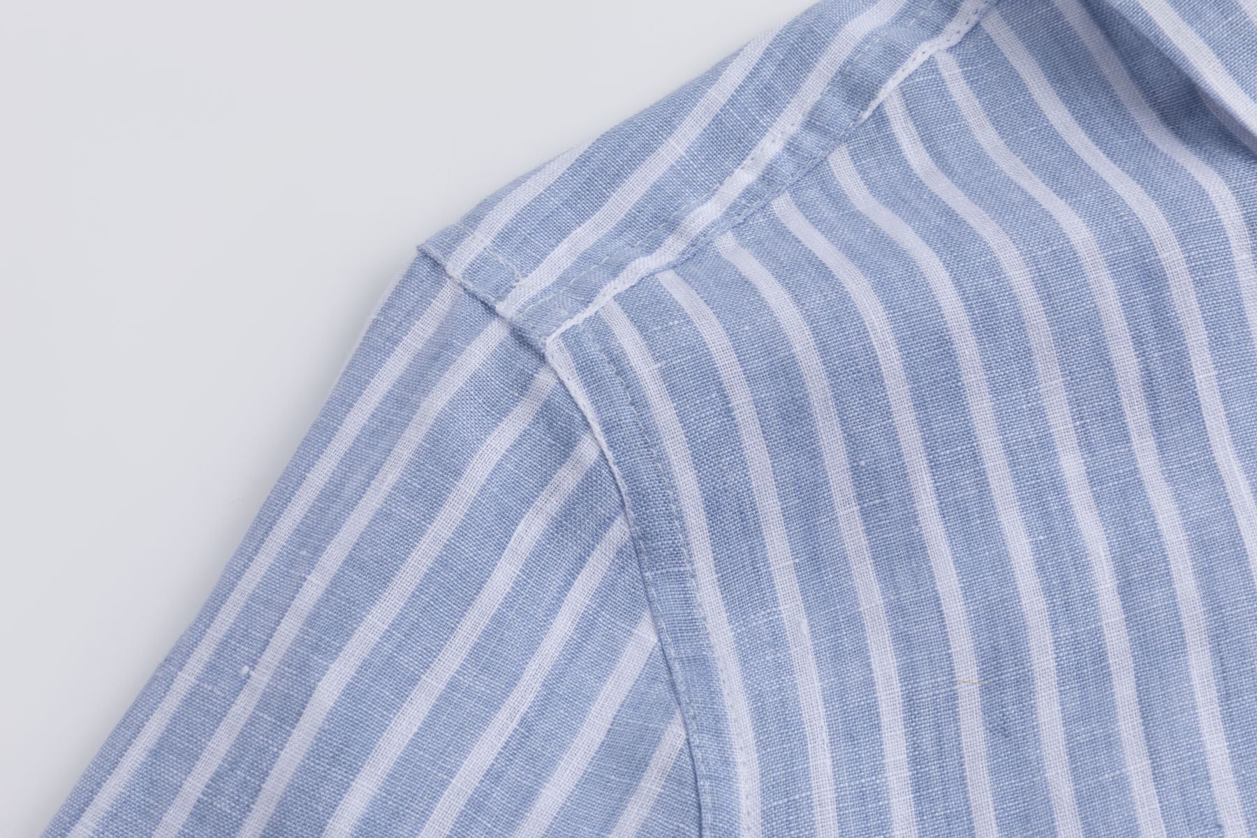 Nadine H gestreifte Leinenbluse mit Kragen und verdeckter Knopfleiste in JEANS BLUE Nadine H