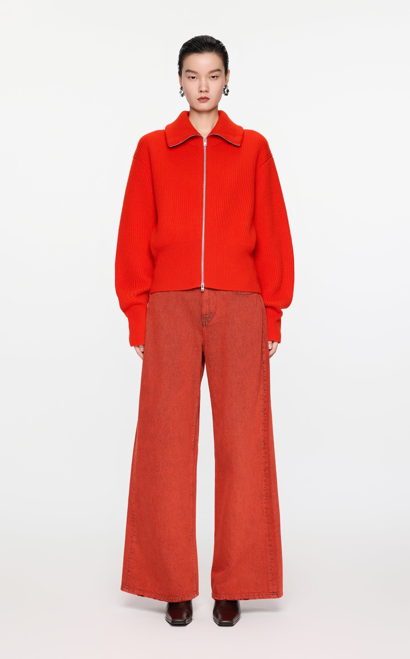 Roter Strick-Cardigan mit Zipper & Kragen – Modern & Elegant JNBY