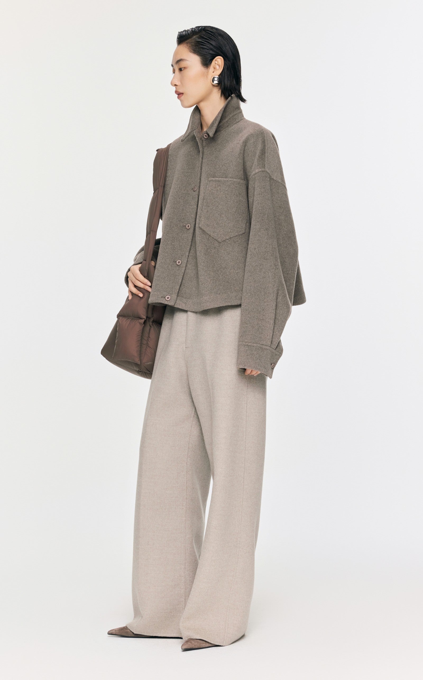 Damen Boxy Wolljacke mit großer Brusttasche & rundem Saum in Braun JNBY