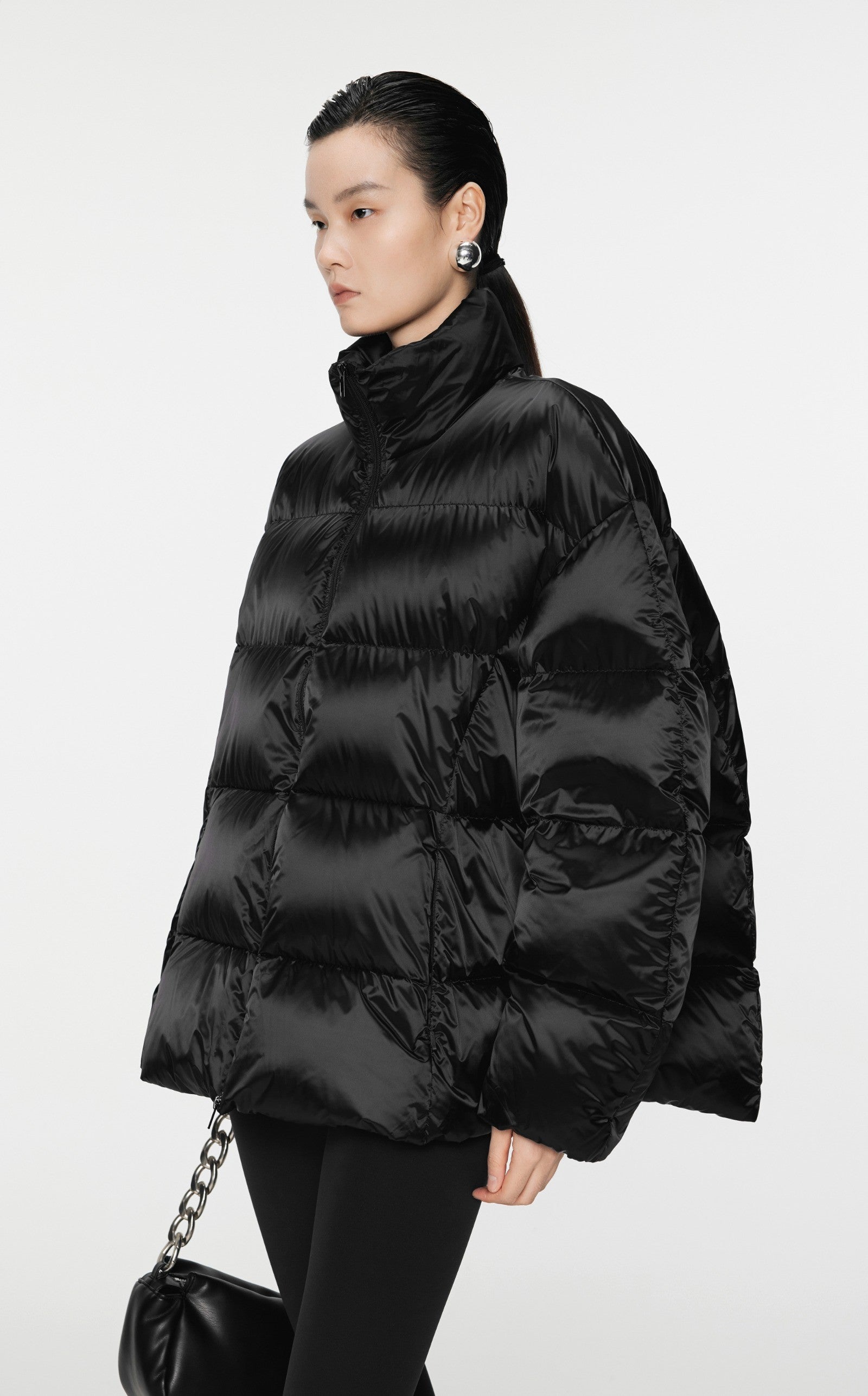 Damen Oversize Daunenjacke mit Stehkragen Schwarz JNBY