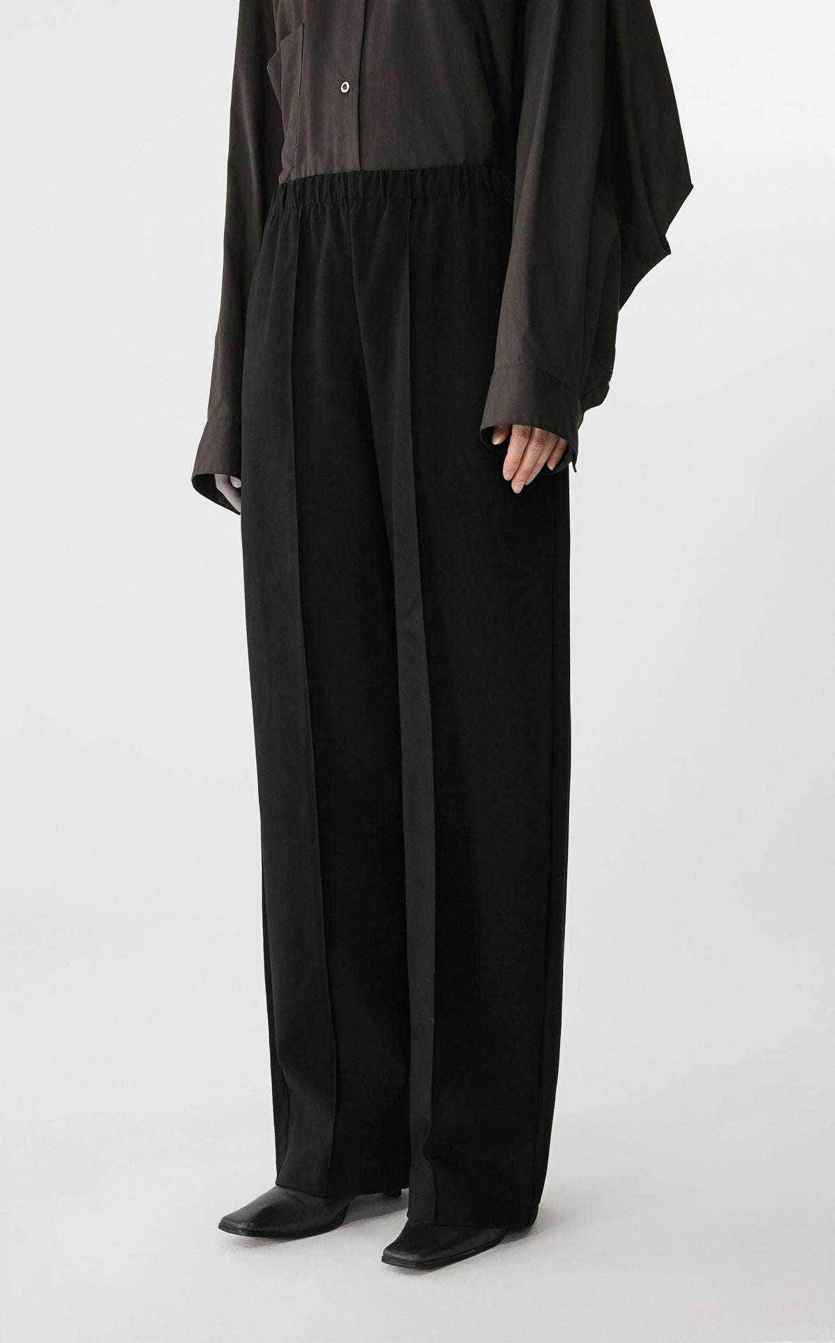 pantalón de moda con costura decorativa NEGRO JNBY