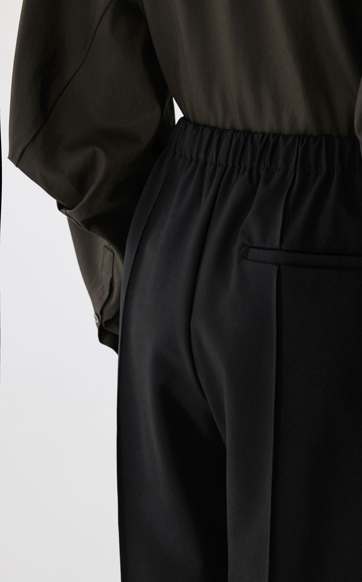 Pantalón de moda JNBY con costura decorativa BLACK JNBY