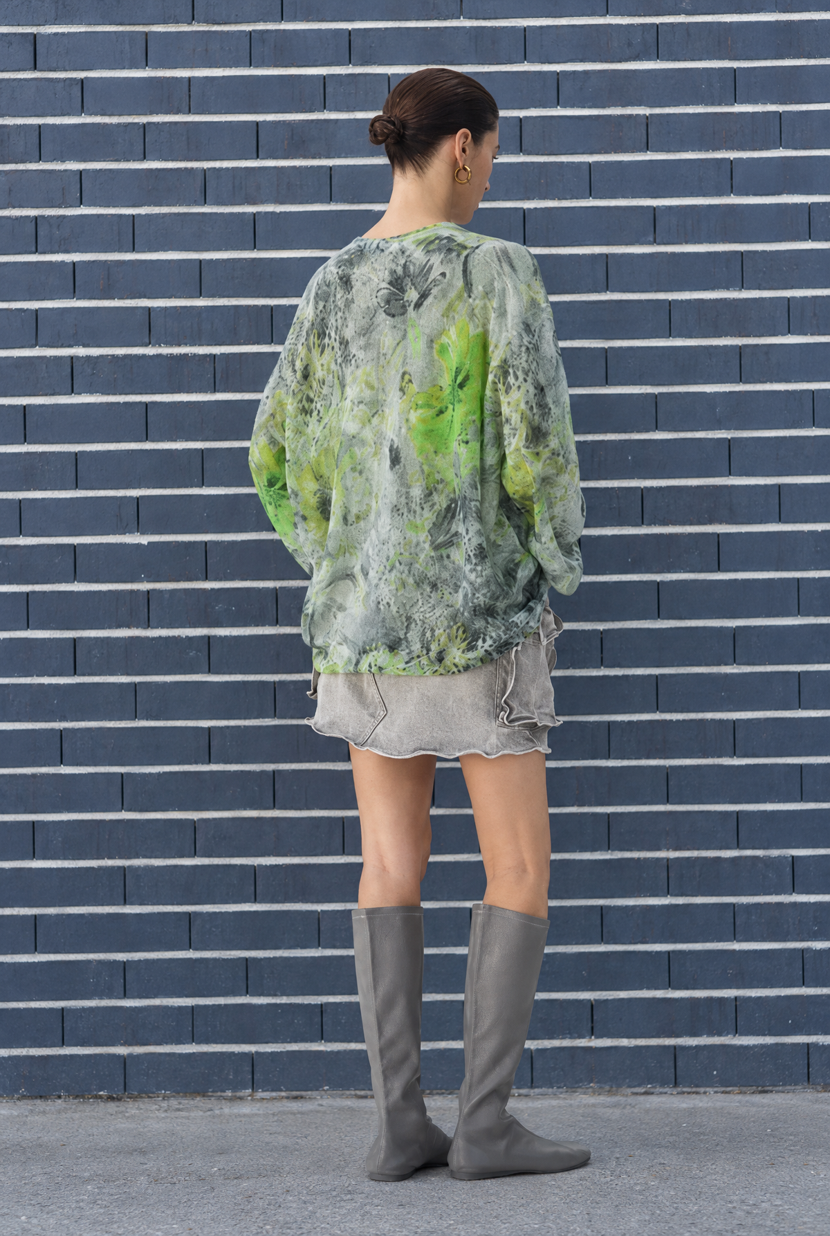 JNBY Top con diseño artístico GRIS