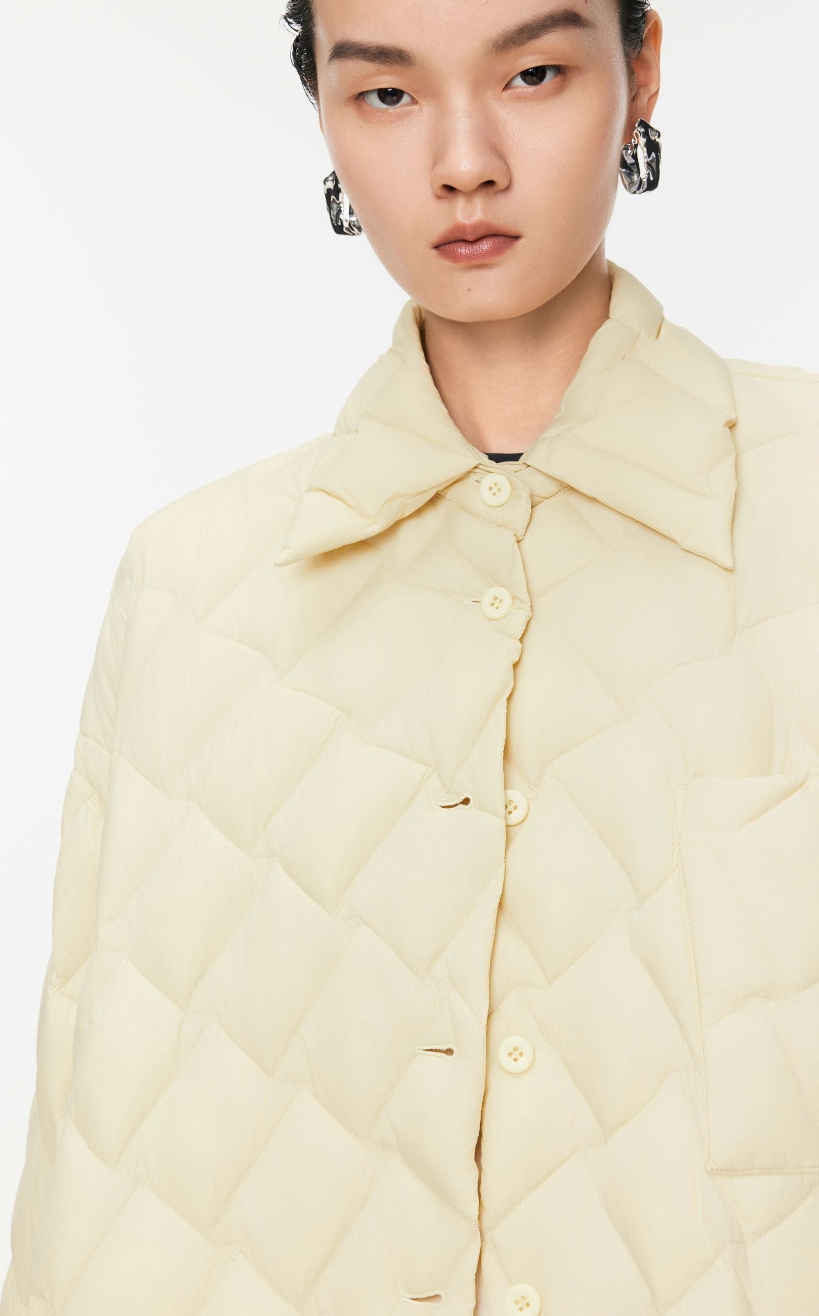 Oversize Cone shape Daunenjacke Übergang mit Kachelsteppung JNBY