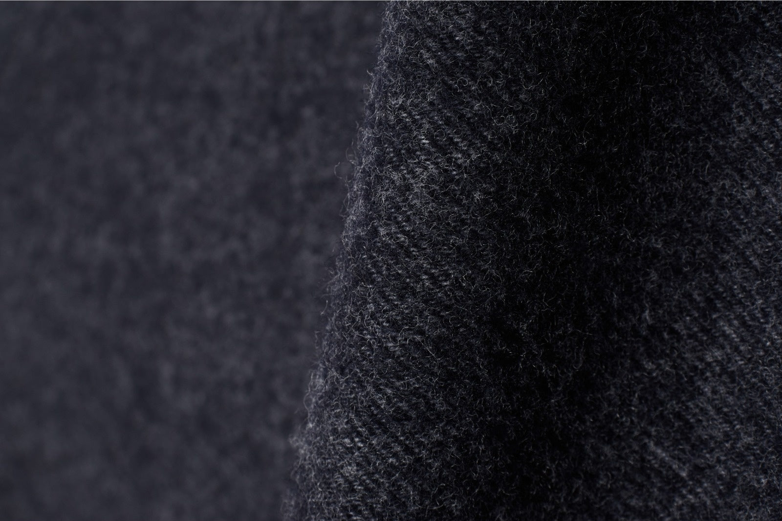 Damen Oversize Wolljacke mit verstellbarem Saum LESS