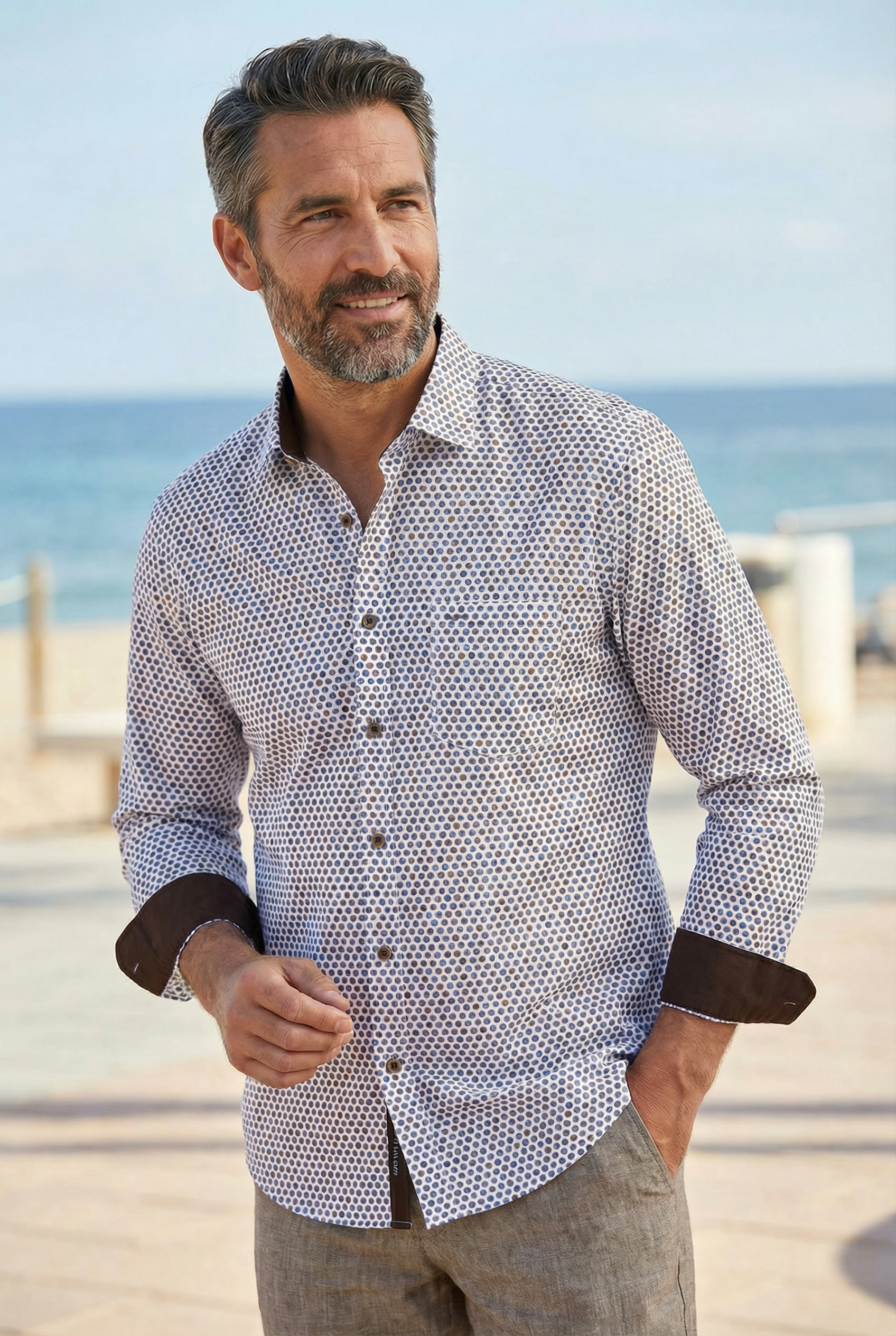 Modern Fit Langarm Herrenhemd Allover-Punktmuster Weiß Style Frühling