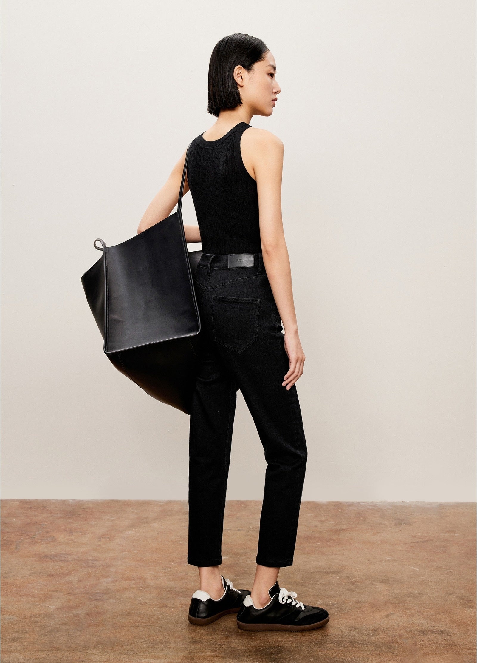 Damen Slim Stricktop mit edlem Kashmere Schwarz LESS