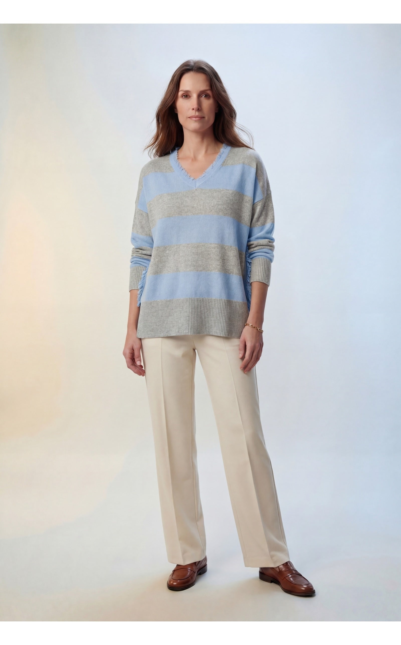 Boho Loose Pullover mit V-Ausschnitt, Blockstreifen & Fransen Blau-Grau Zaubermond