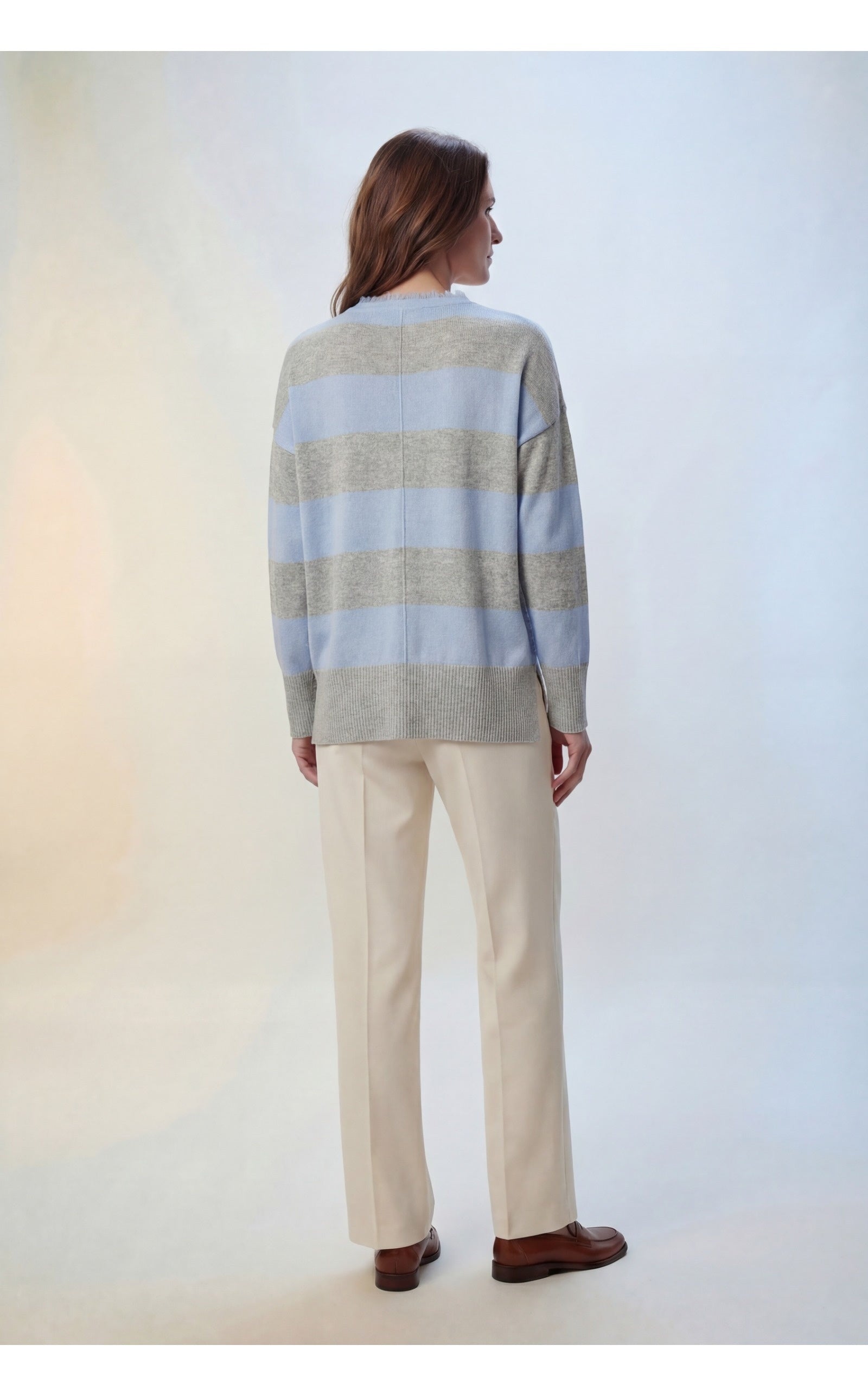 Boho Loose Pullover mit V-Ausschnitt, Blockstreifen & Fransen Blau-Grau Zaubermond