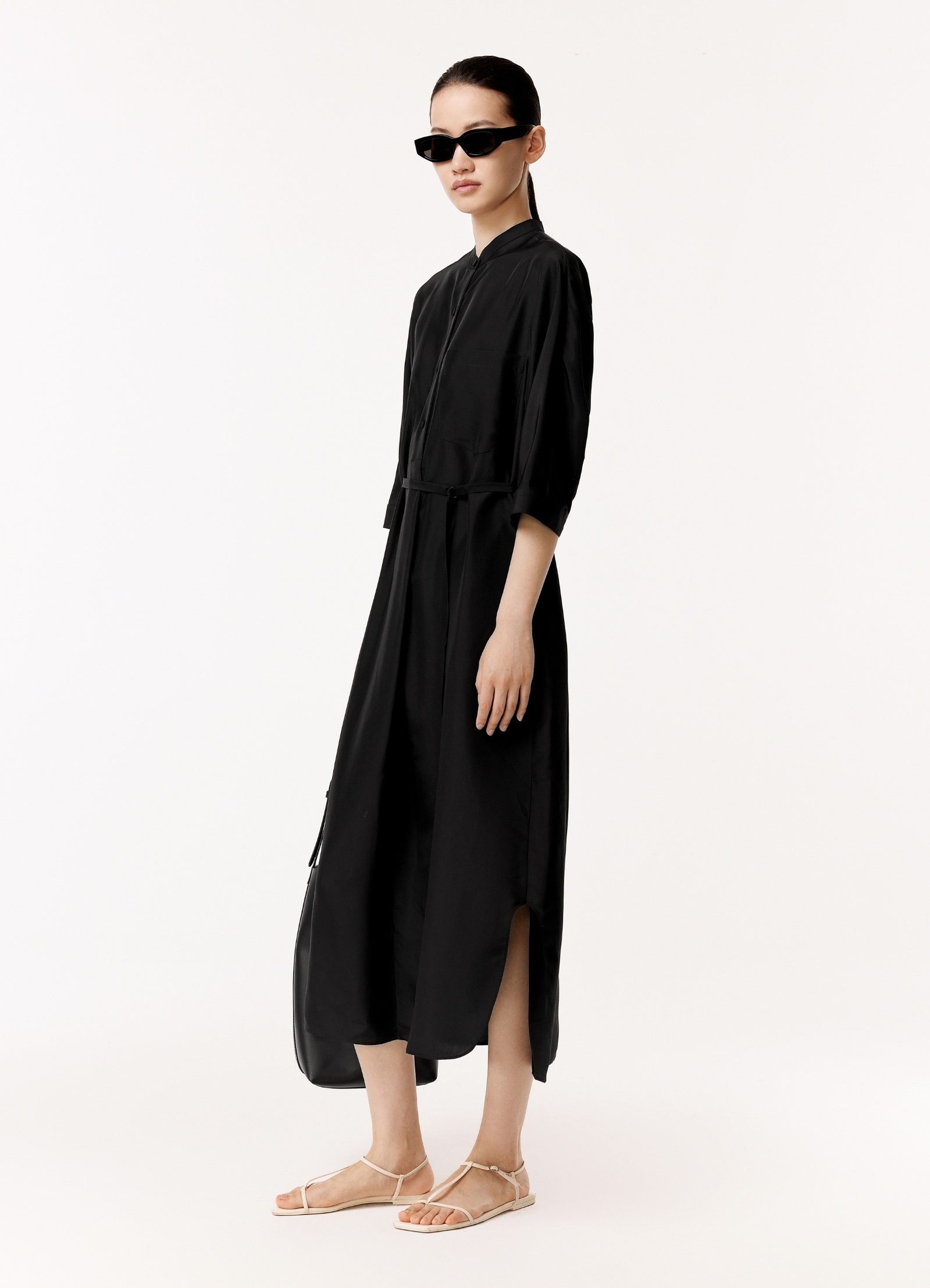Damen Seidenkleid mit Knöpfen & Bindeband Schwarz LESS