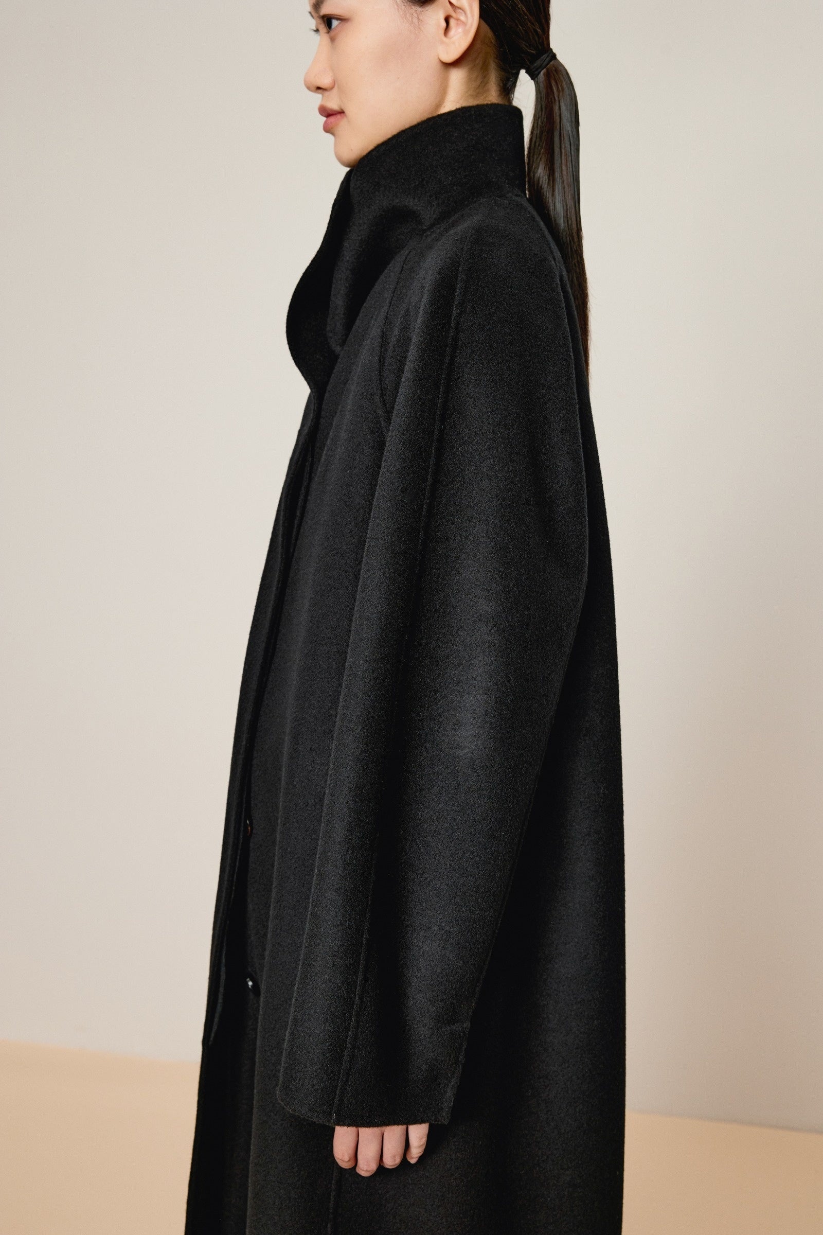 Damen Regular Wollmantel mit Stehkragen Schwarz LESS