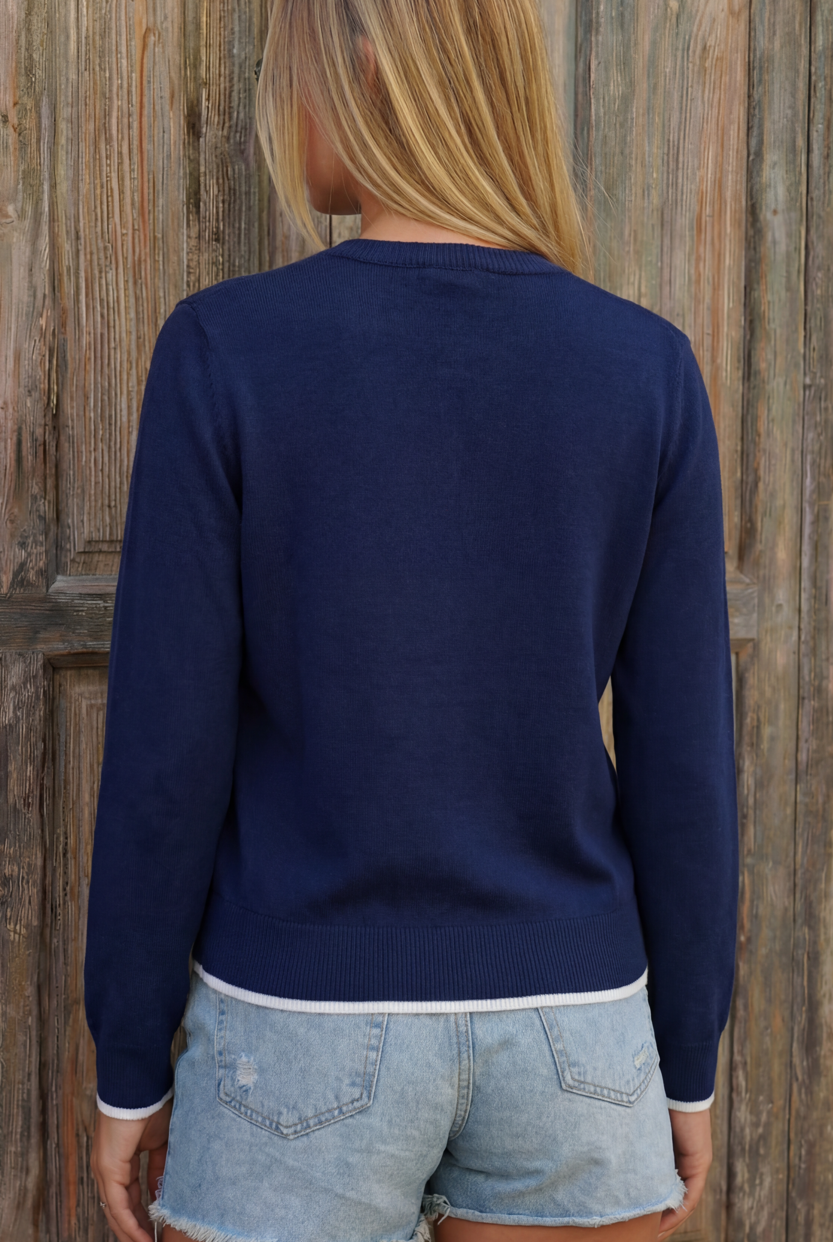 Elegante cárdigan de punto de lana primaveral con viscosa en azul marino