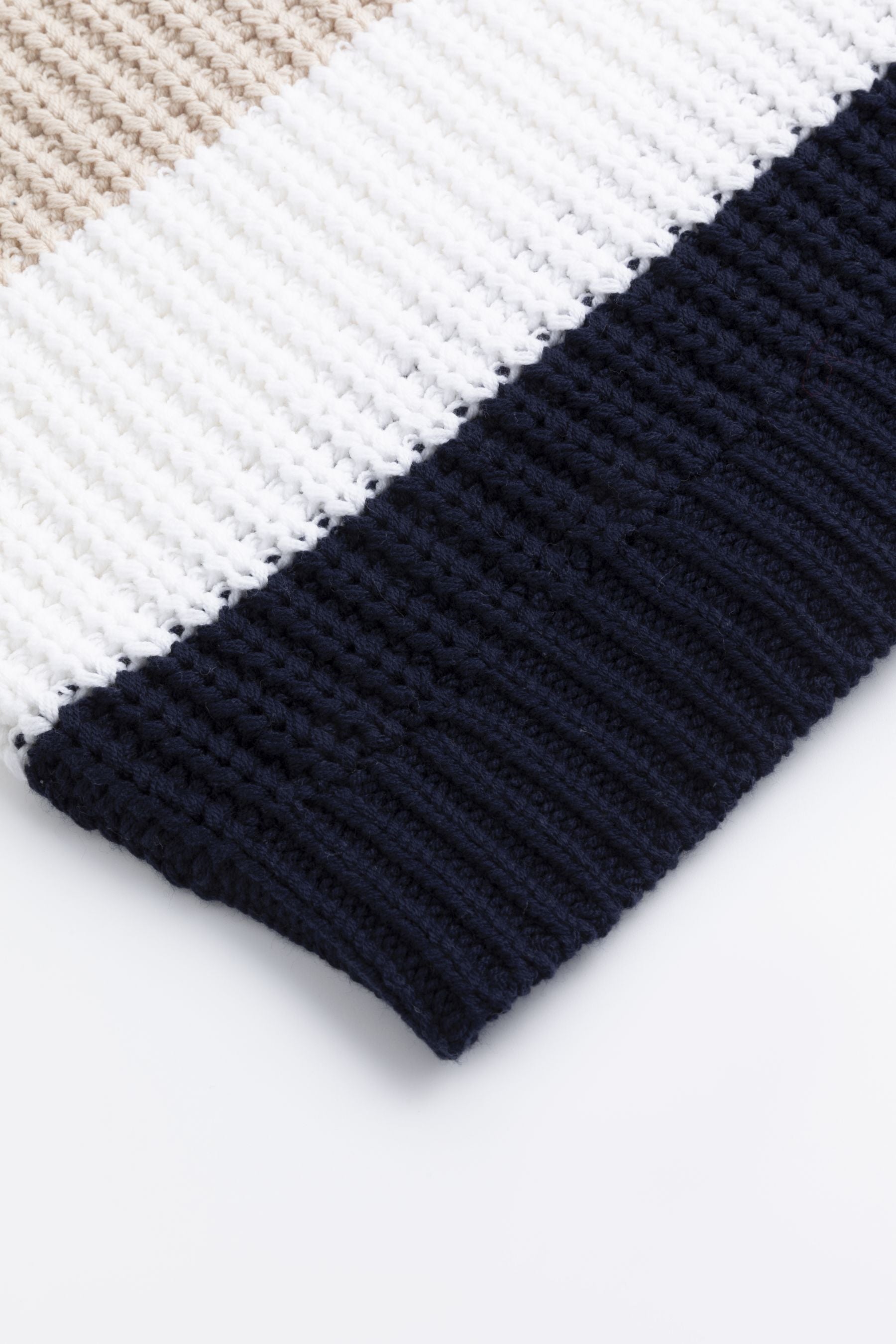 Cassis Strickpullover mit V-Ausschnitt und farbigen Blockstreifen - MULTICOLOR Cassis