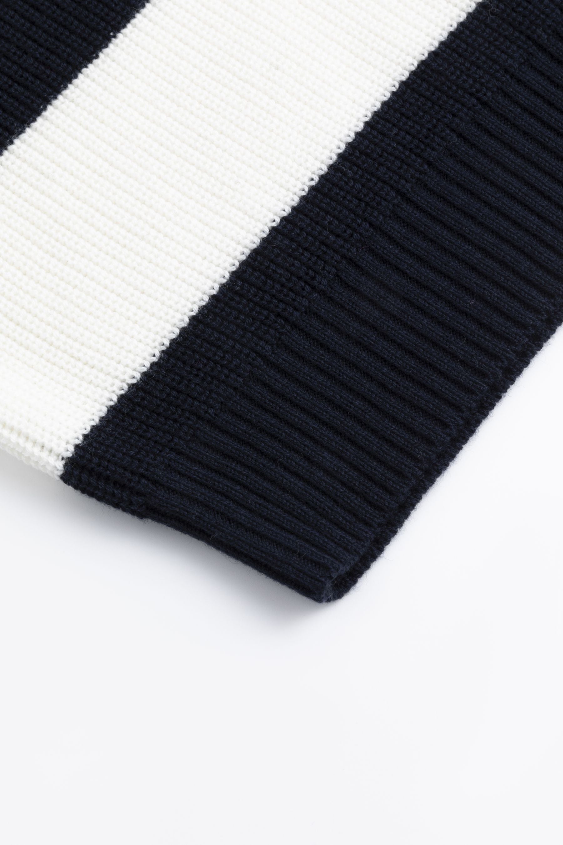 Cassis Streifenpullover und Kordelzug - NAVY Cassis