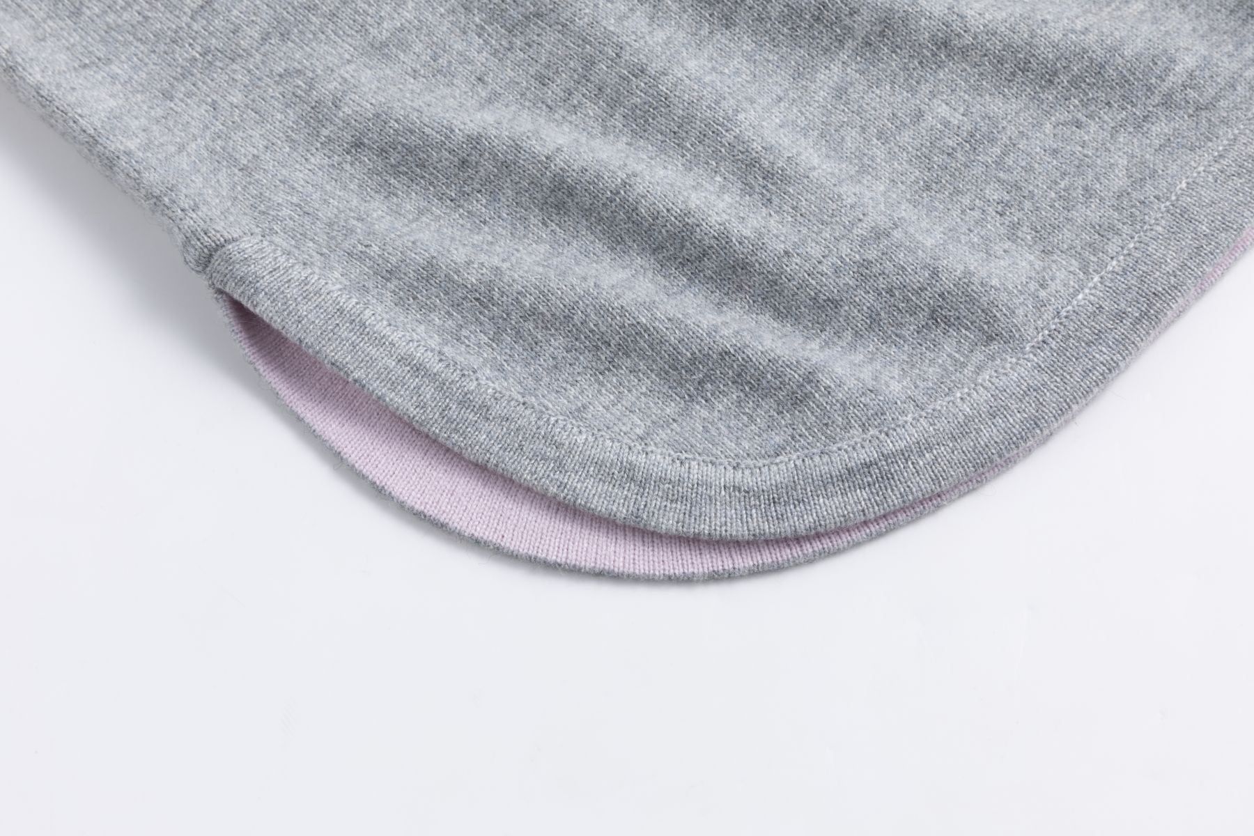 Strickpullover in Unifarben und Ziernaht LIGHT GREY