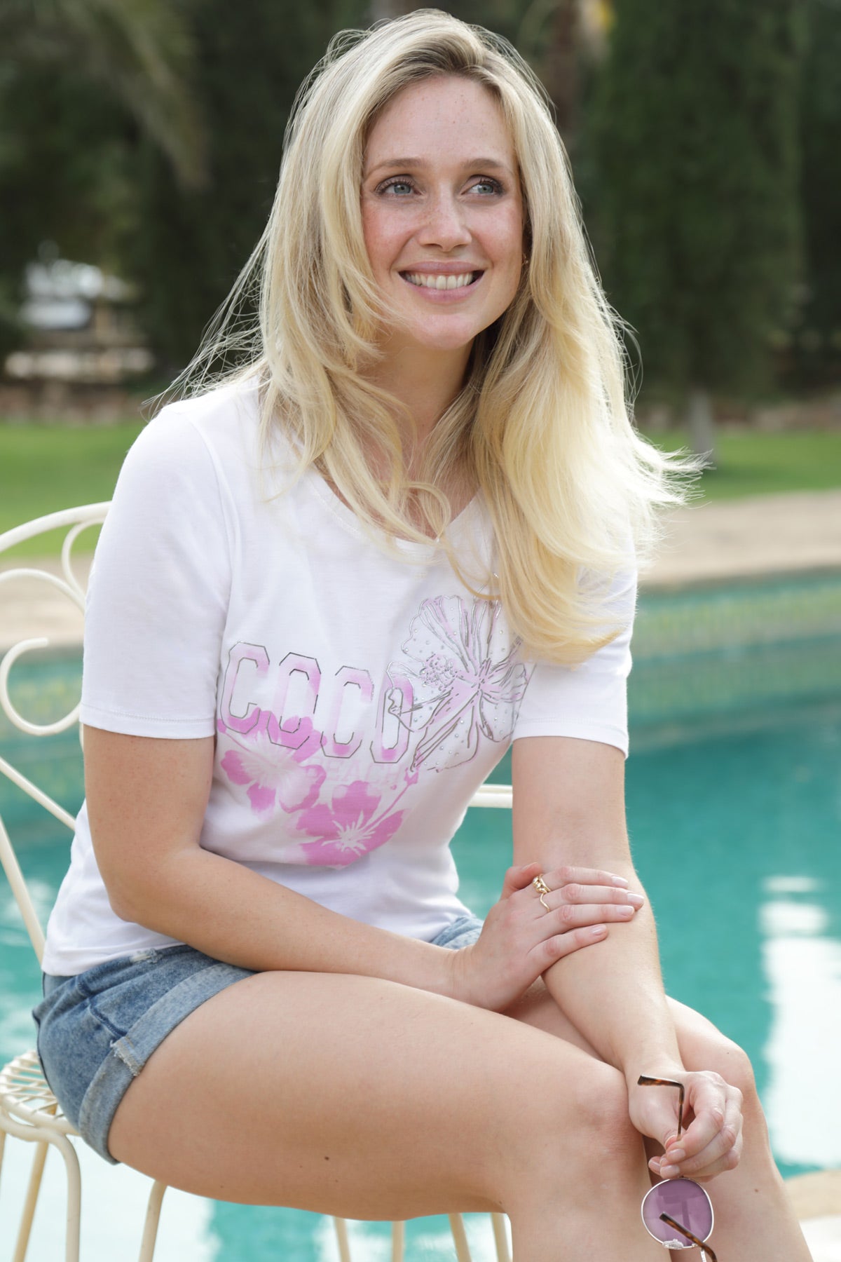 Six-o-Seven T-Shirt mit Hibiskus Print WHITE
