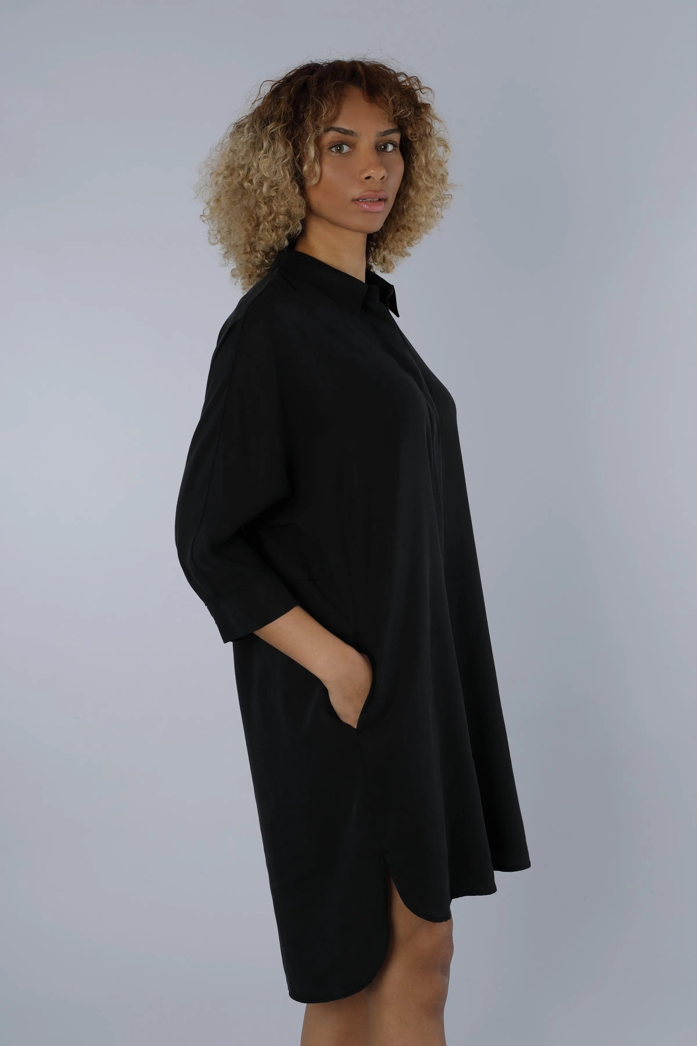 Nadine H modernes Leinen-Kleid mit Kragen in BLACK Nadine H