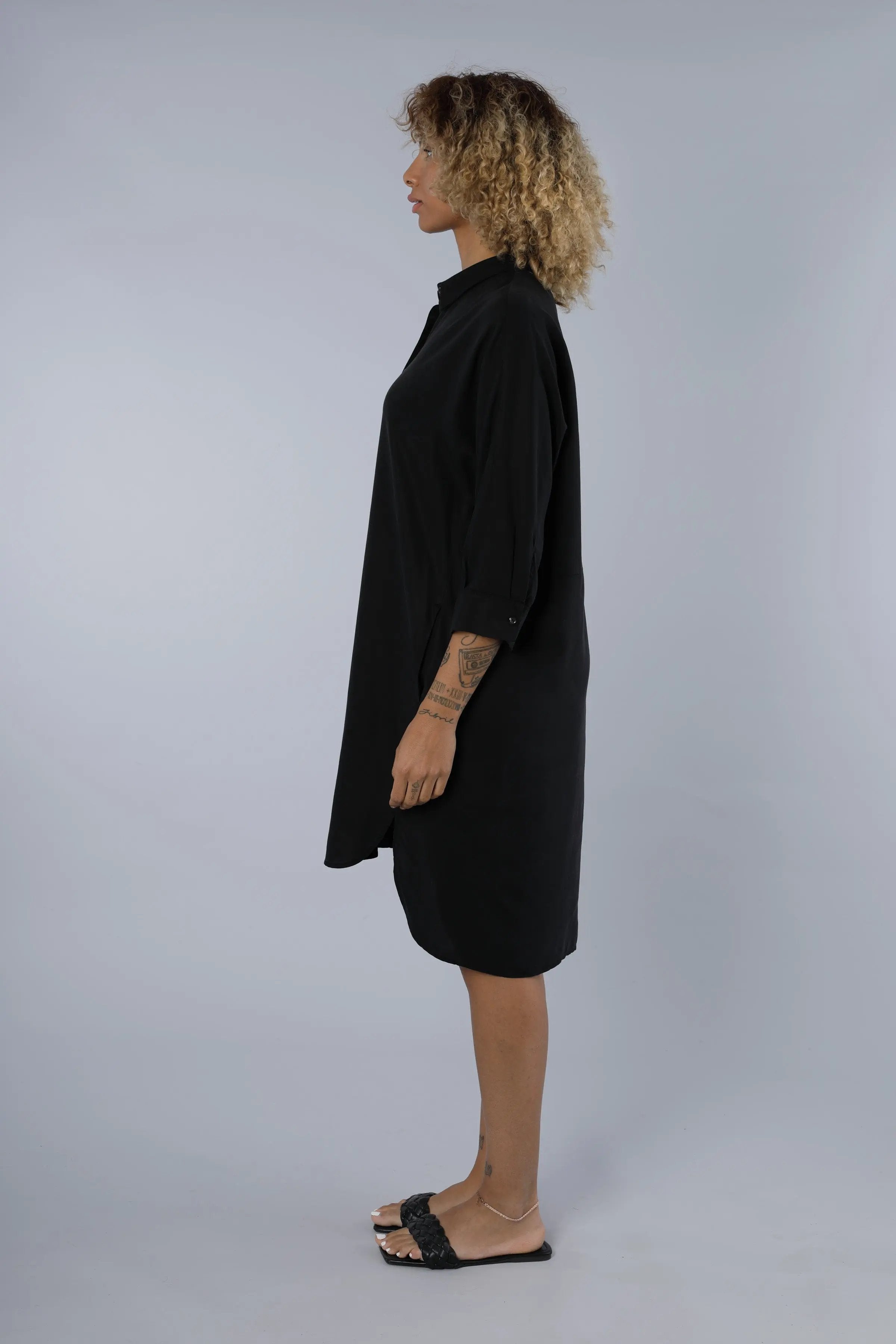 Nadine H modernes Leinen-Kleid mit Kragen in BLACK Nadine H