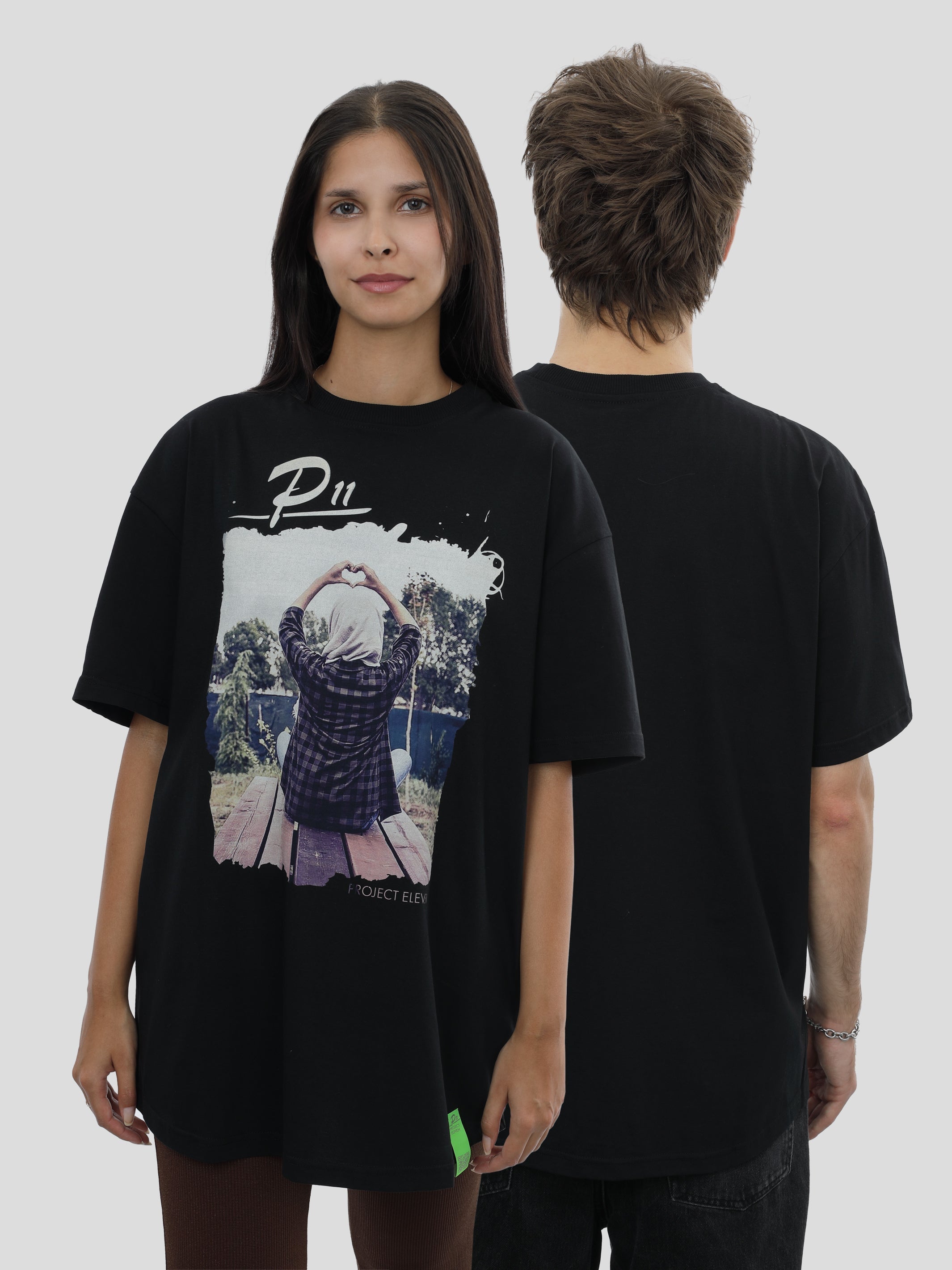 T-Shirt Oversize Unisex Herz Print in Schwarz project eleven