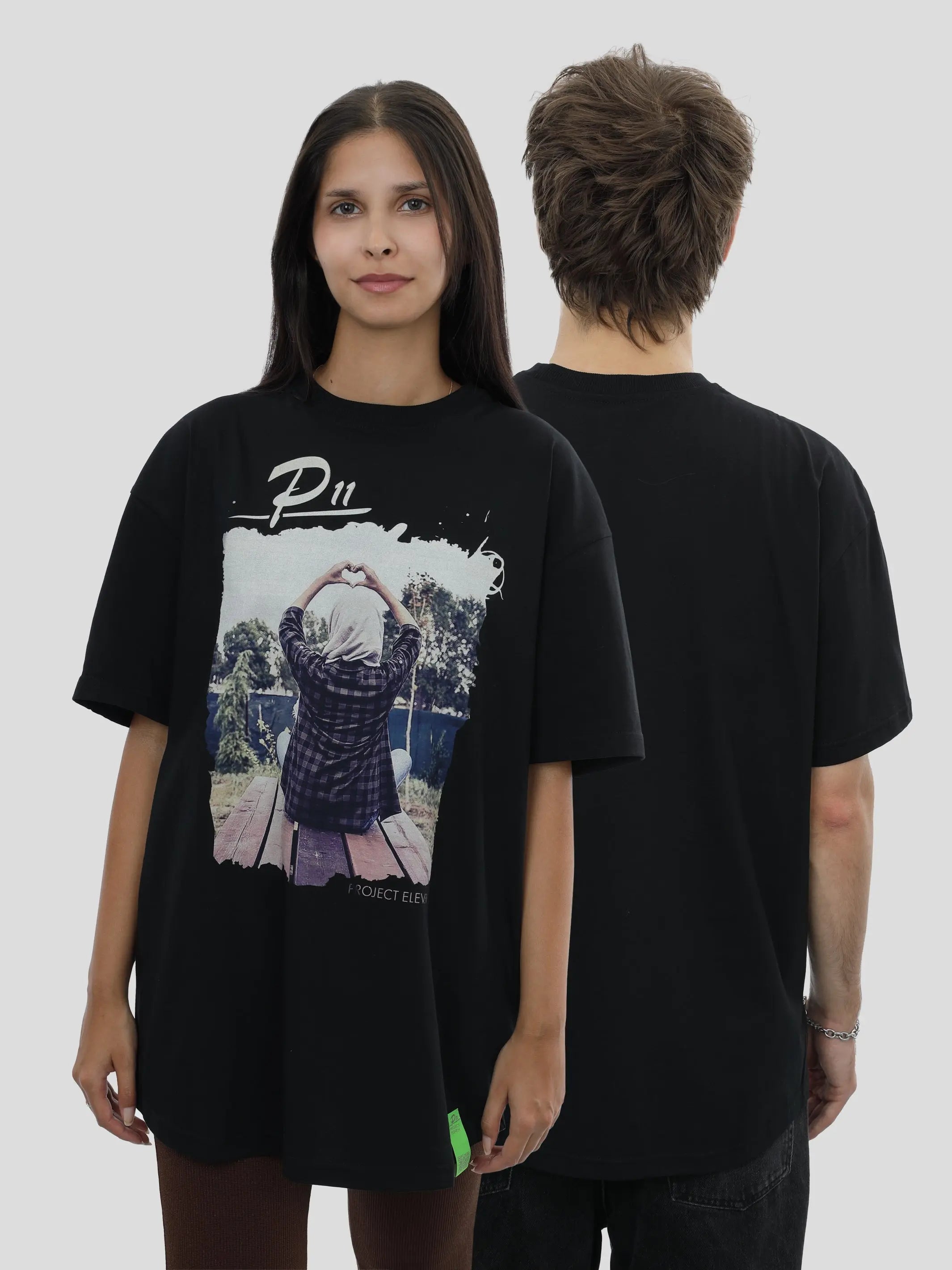 T-Shirt Oversize Unisex Herz Print in Schwarz project eleven