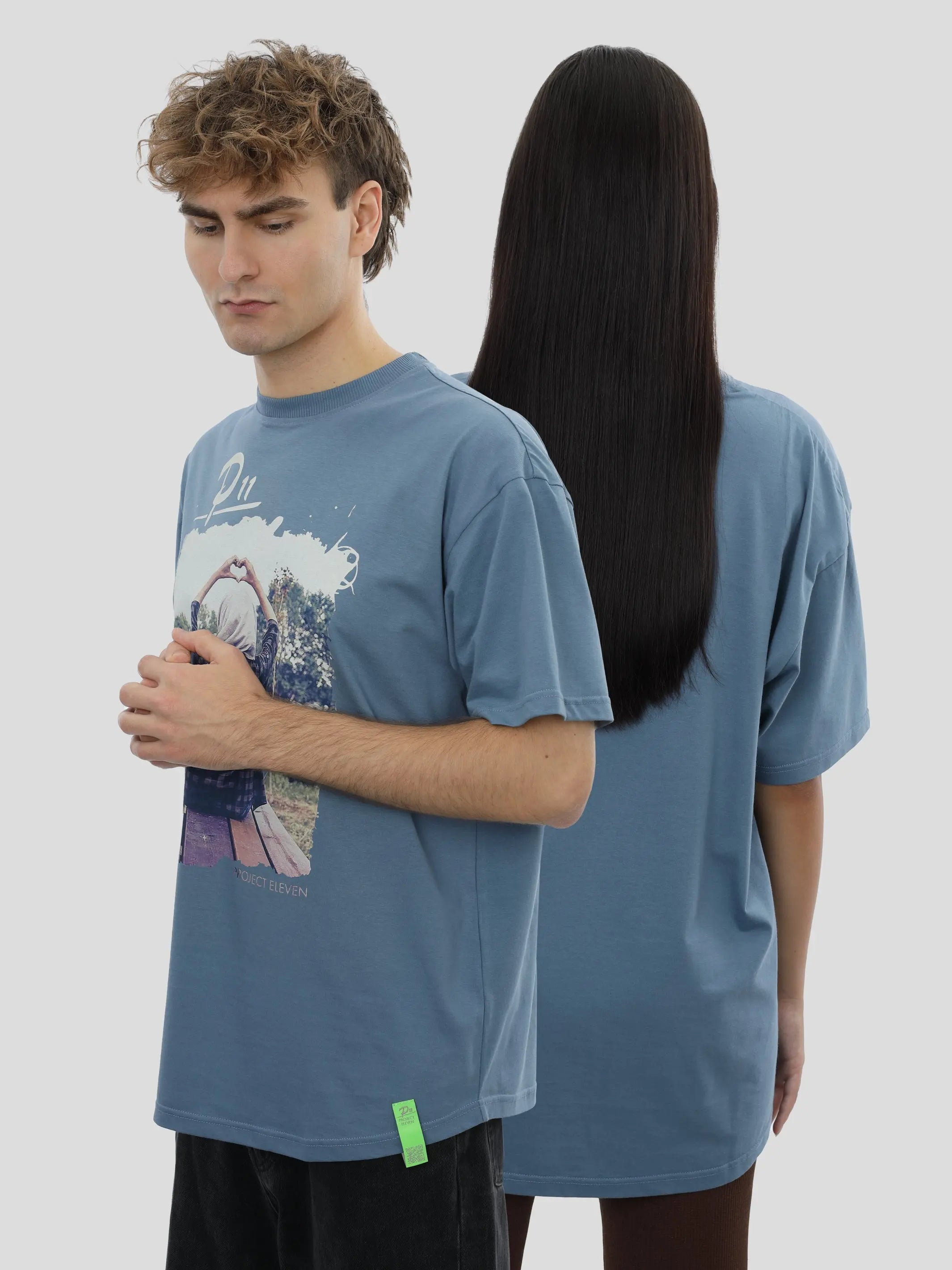 T-Shirt Oversize Unisex Herz Print in Blau project eleven