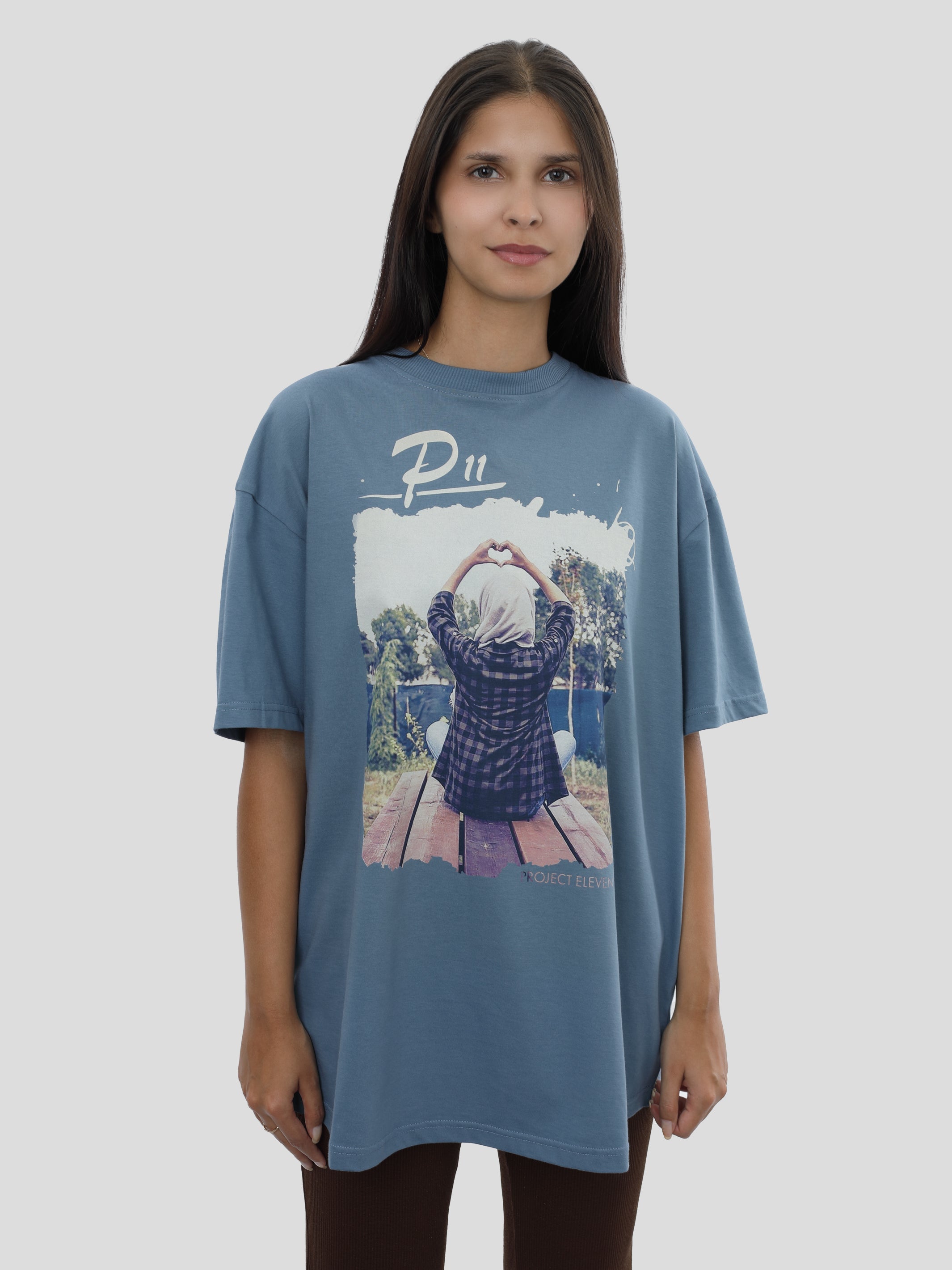 T-Shirt Oversize Unisex Herz Print in Blau project eleven