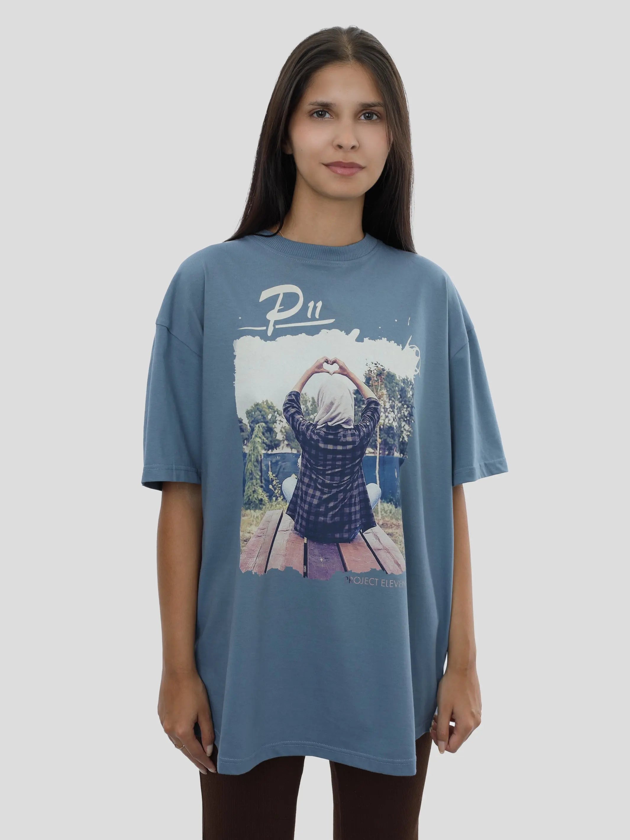 T-Shirt Oversize Unisex Herz Print in Blau project eleven