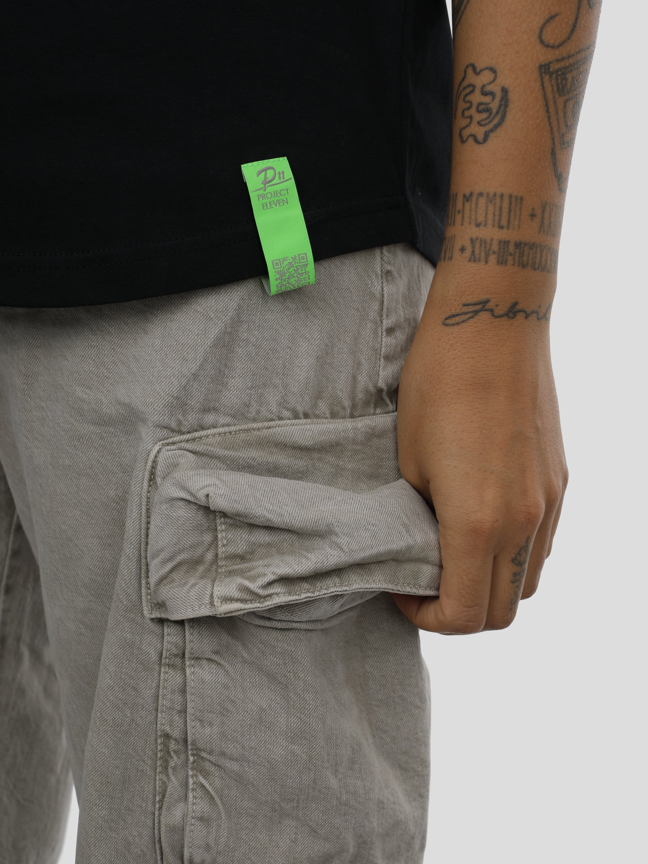 T-Shirt Oversize Unisex Wasser Print in Schwarz project eleven