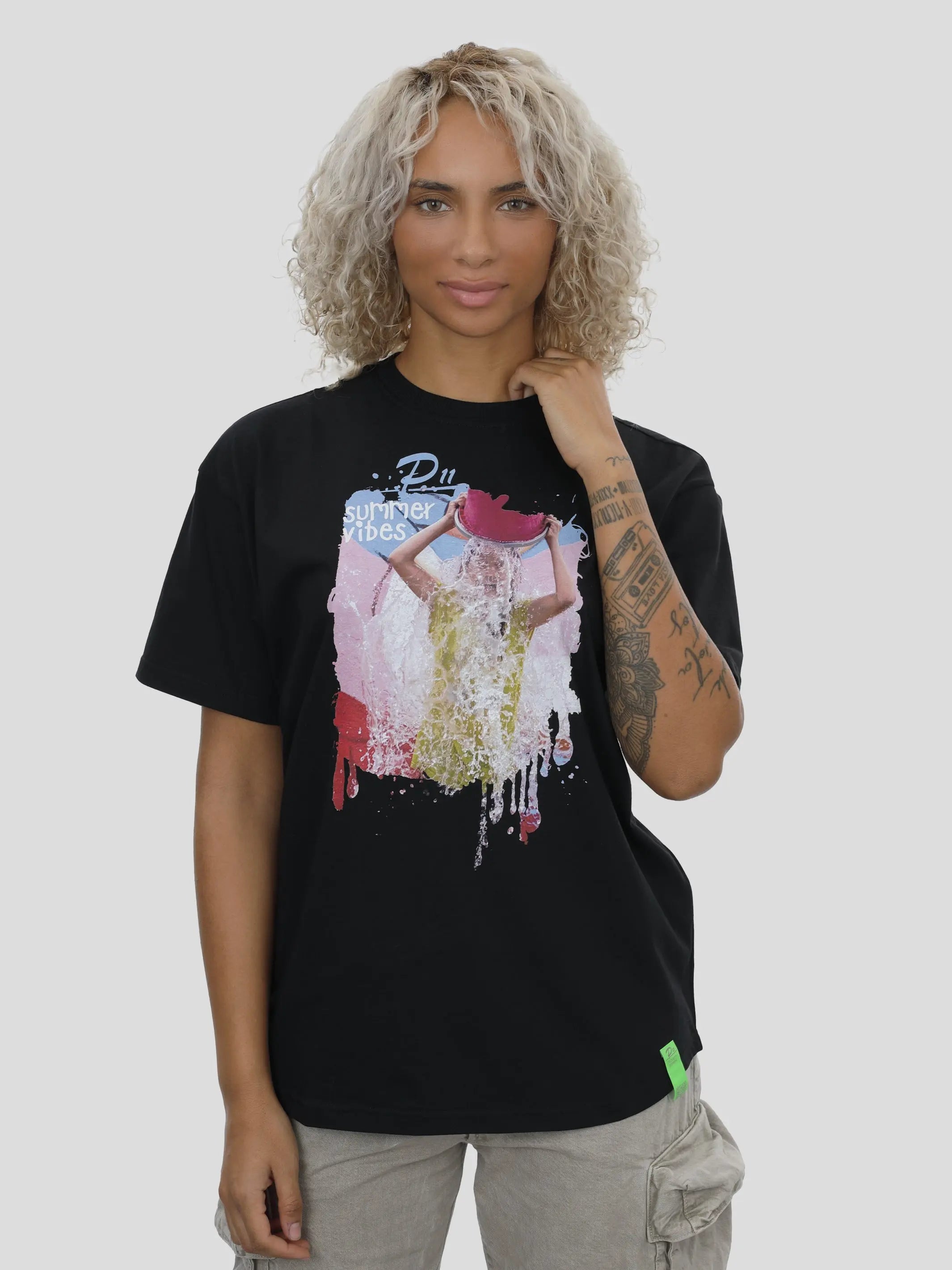 T-Shirt Oversize Unisex Wasser Print in Schwarz project eleven