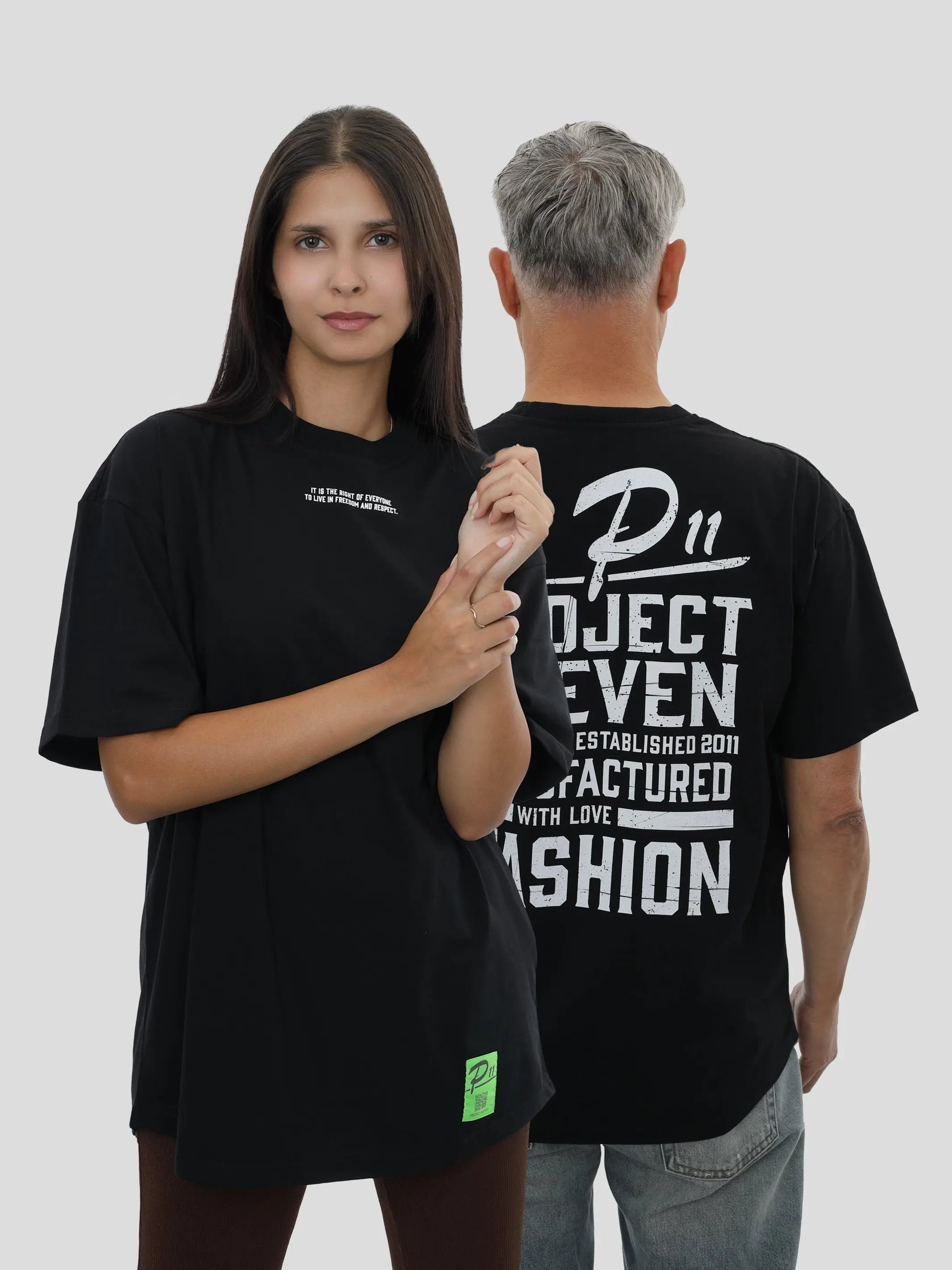 T-Shirt Oversize Unisex in Schwarz project eleven