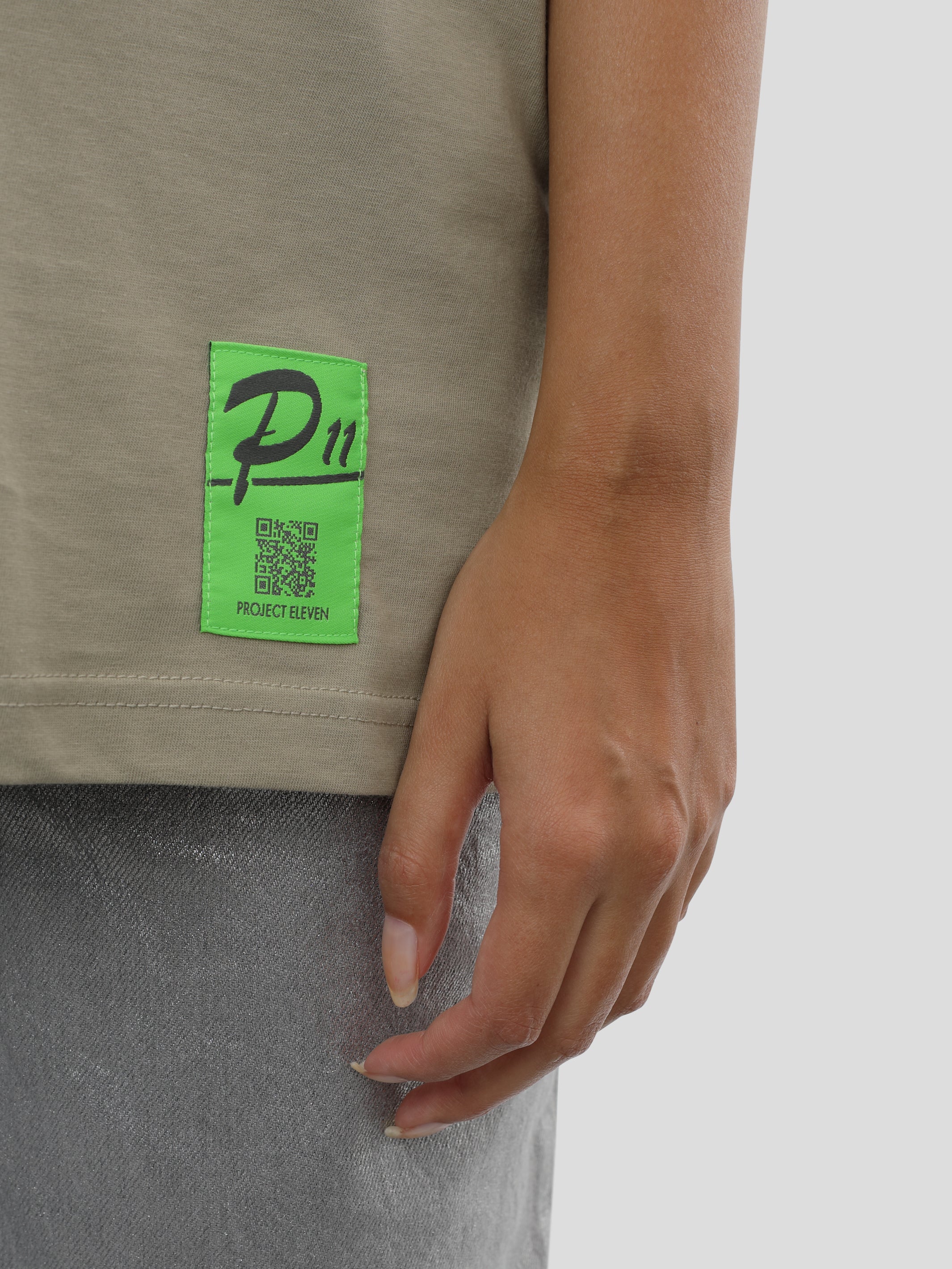P11 T-Shirt Slim Fit Unisex in Olive project eleven