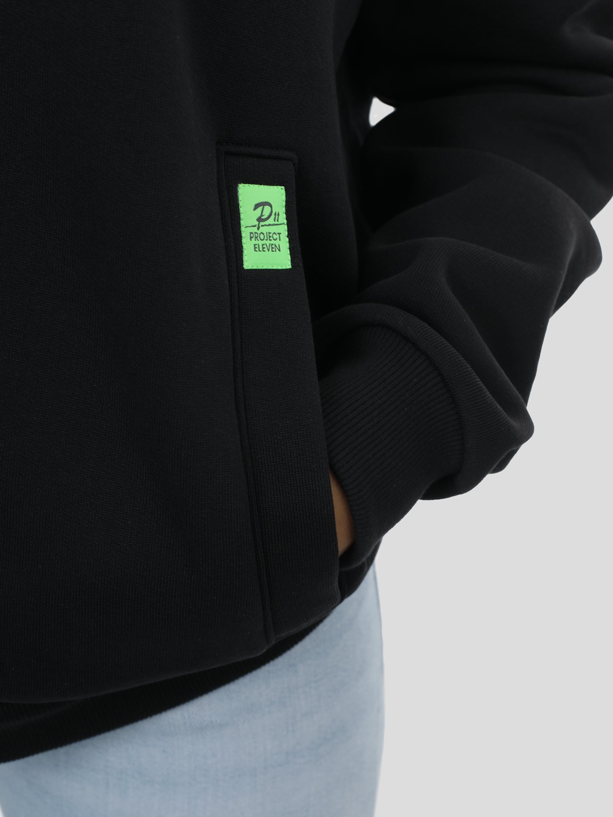 P11 Zip Hoodie Unisex in Schwarz project eleven