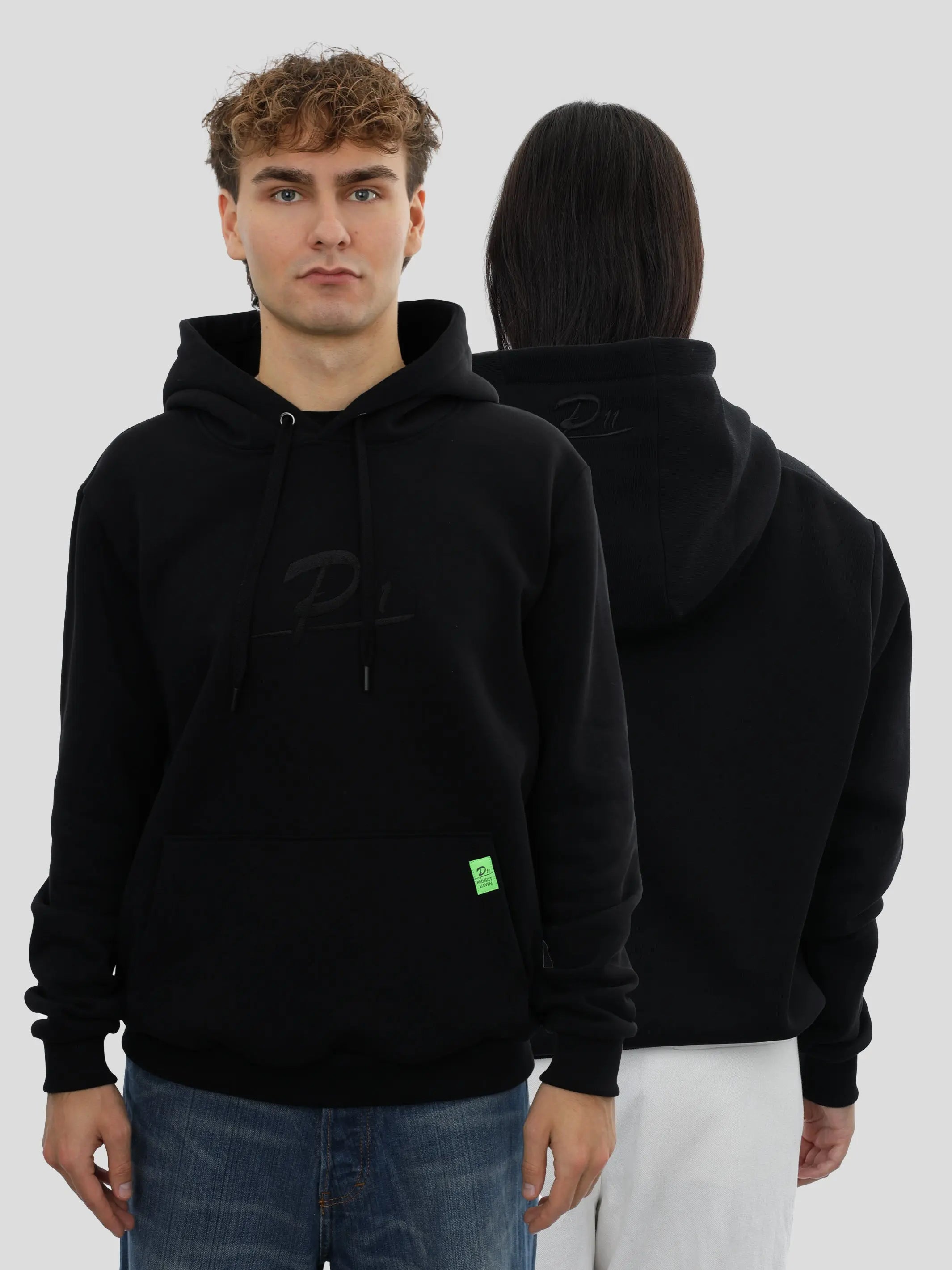 P11 Regular Hoodie Unisex mit großem Stick - Schwarz project eleven