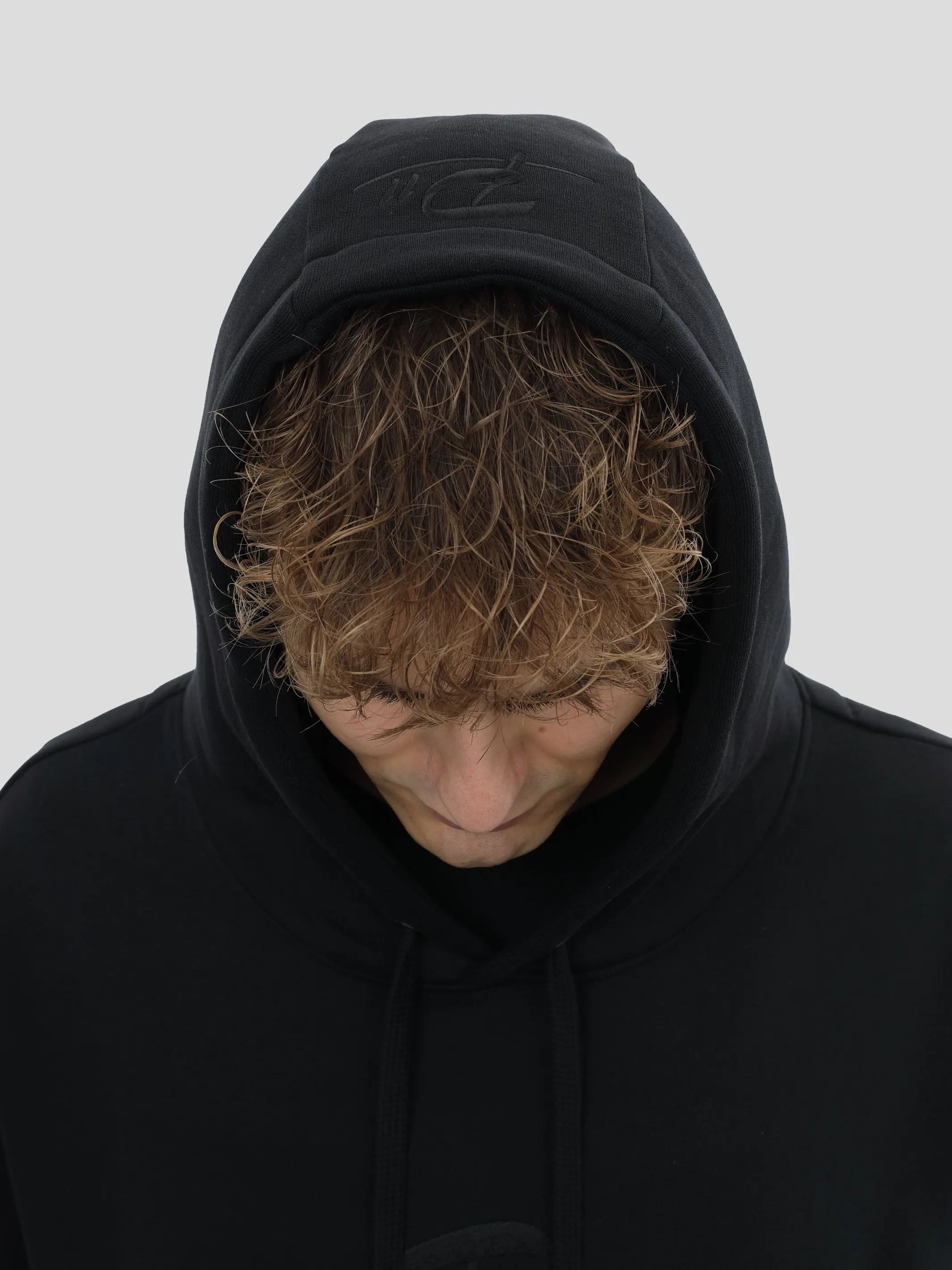 P11 Regular Hoodie Unisex mit großem Stick in Schwarz project eleven