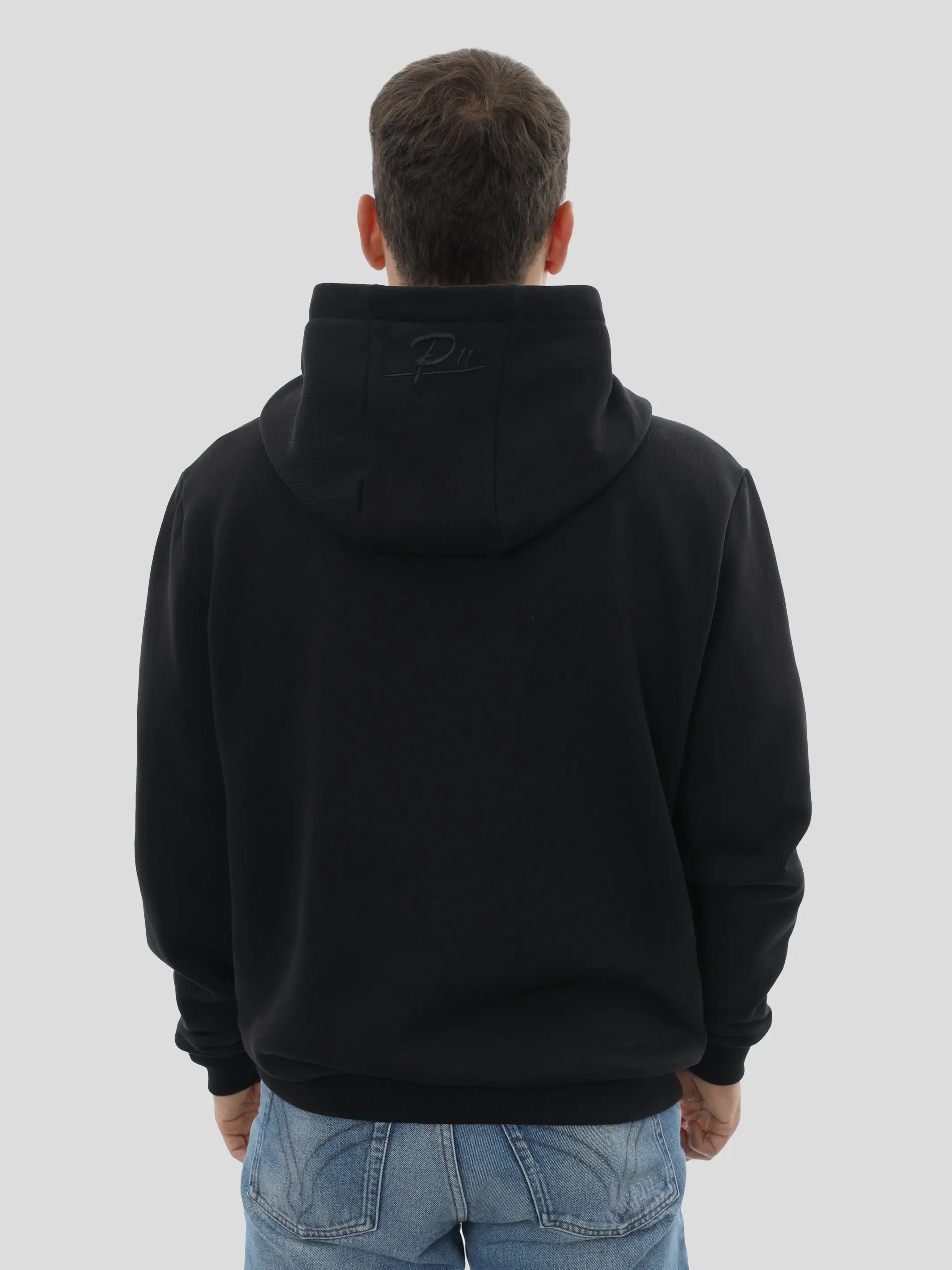 P11 Regular Hoodie Unisex mit kleinem Stick in Schwarz project eleven