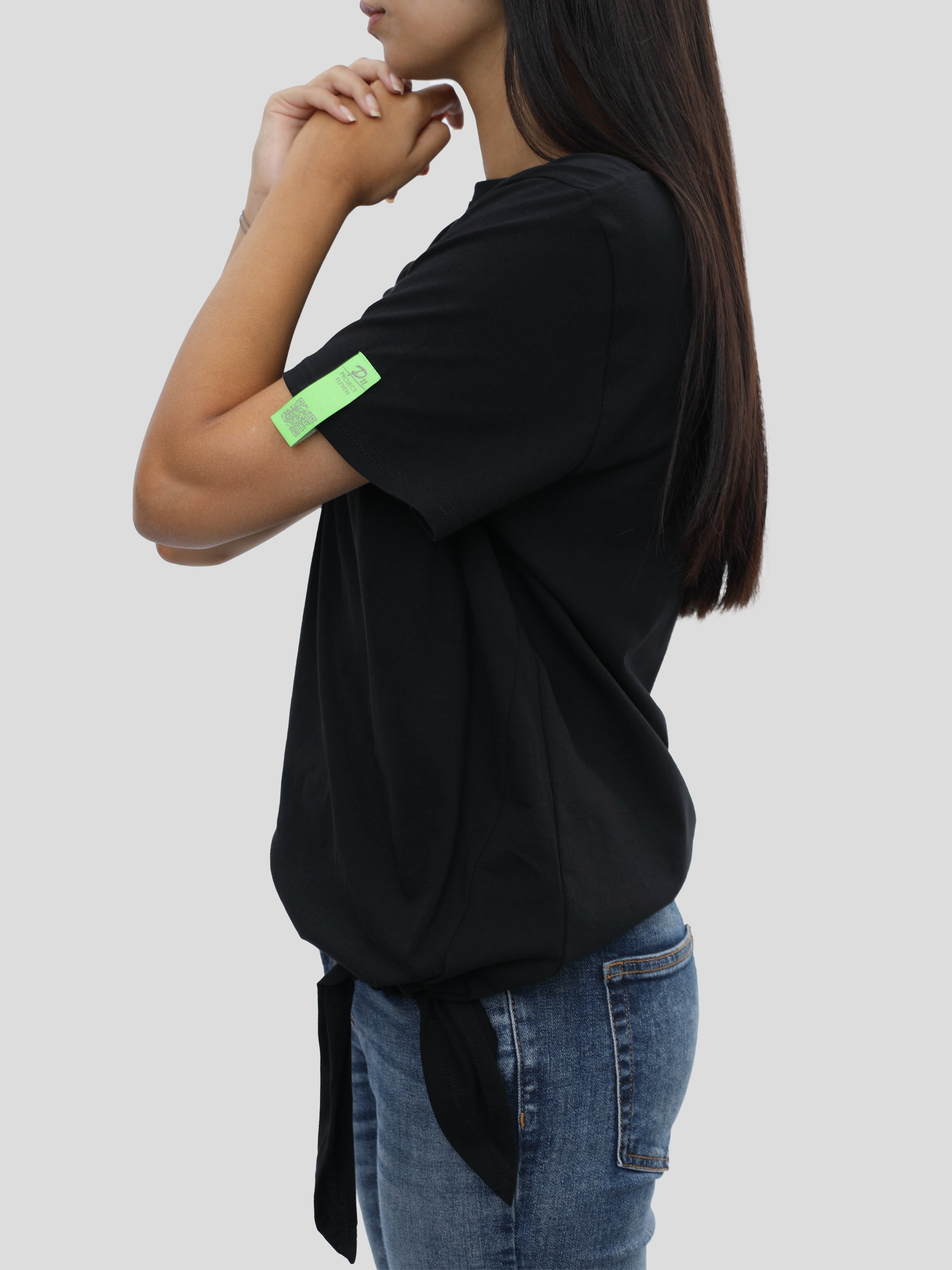 P11 T-shirt with hem bow and print in black